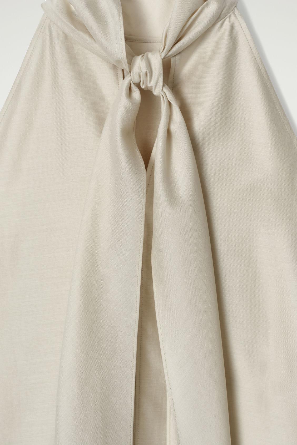 FLUID HALTERNECK TOP Product Image