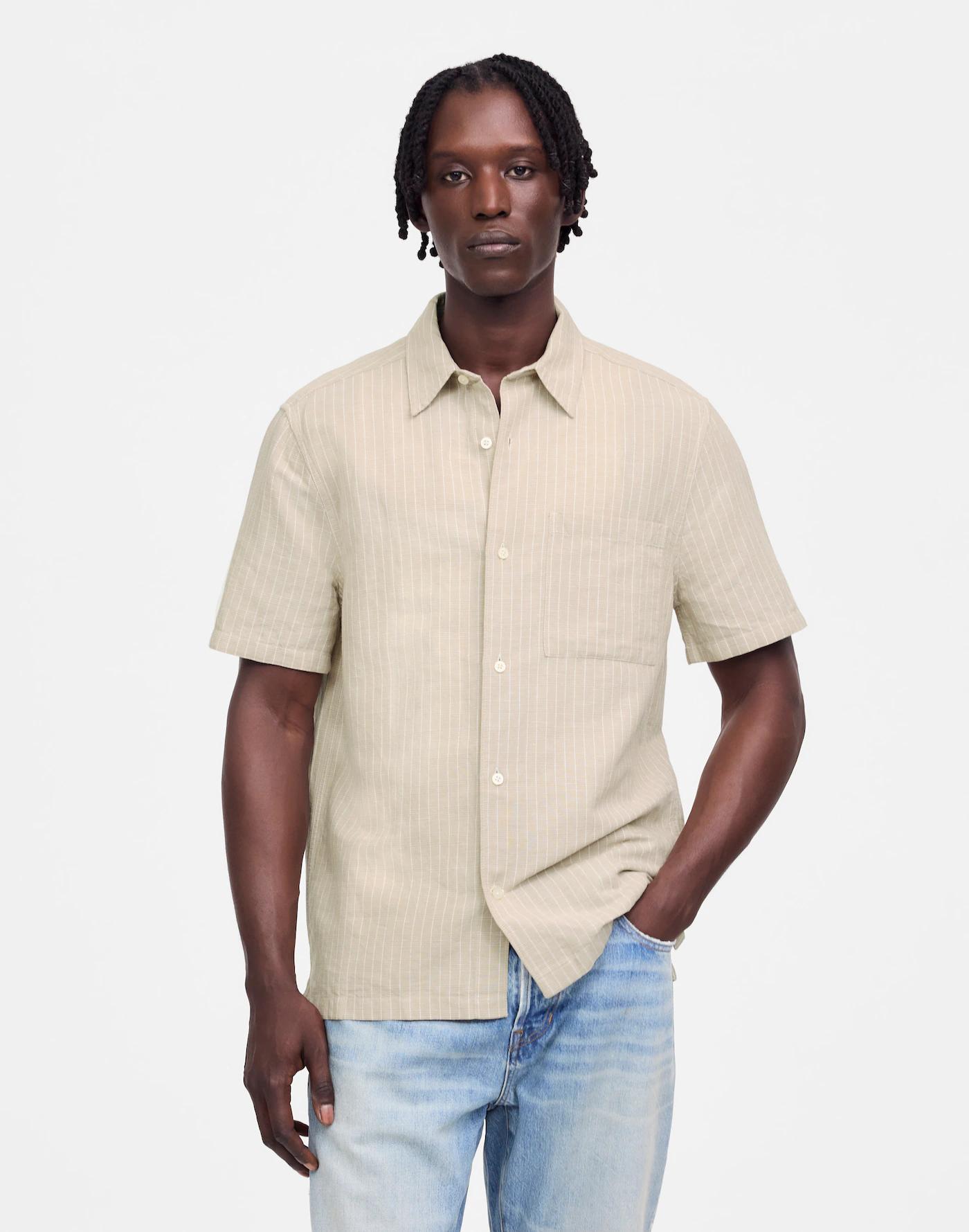 Button-Up Short-Sleeve Shirt in Cotton-Linen Blend Product Image