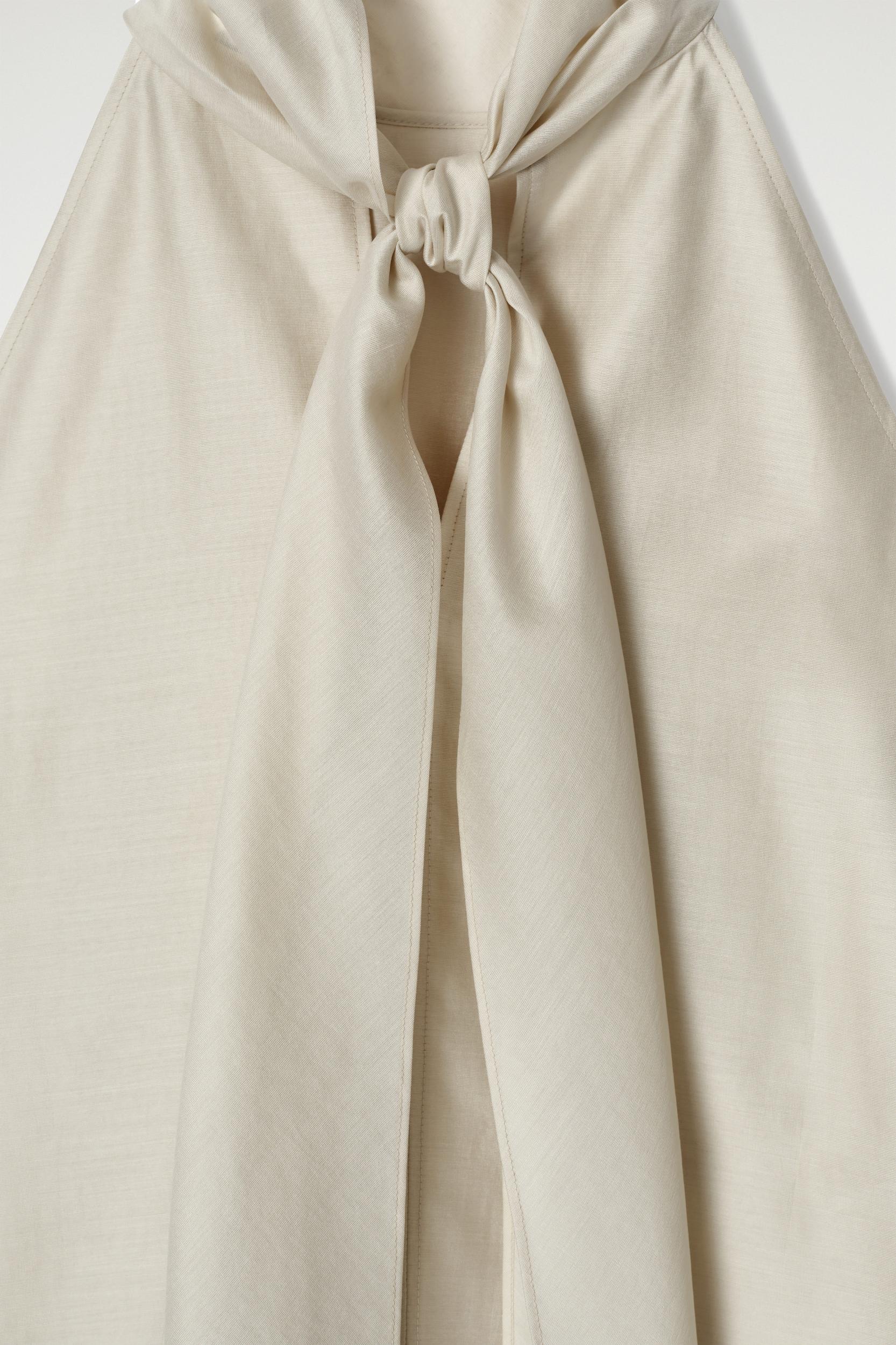 FLUID HALTERNECK TOP Product Image