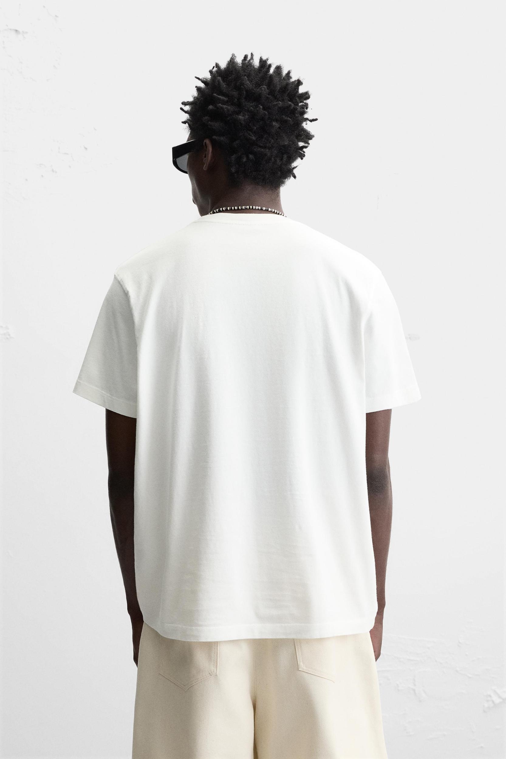 CONTRAST PRINT T-SHIRT Product Image