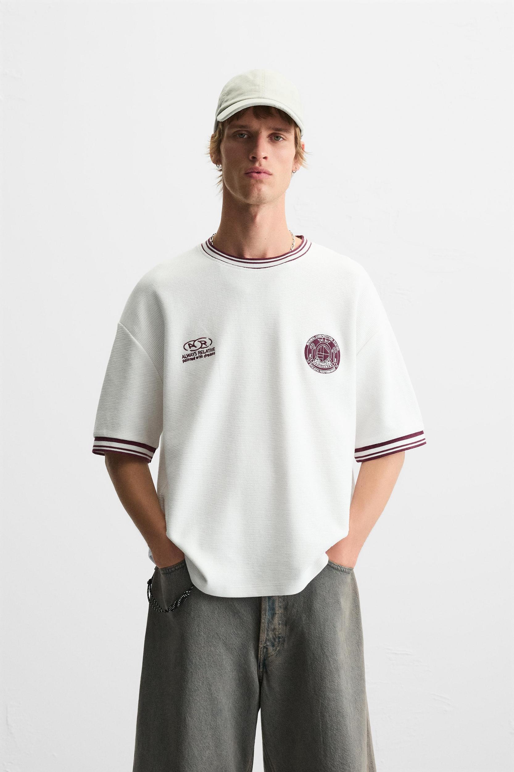 RETRO FOOTBALL STRUCTURE T-SHIRT Product Image