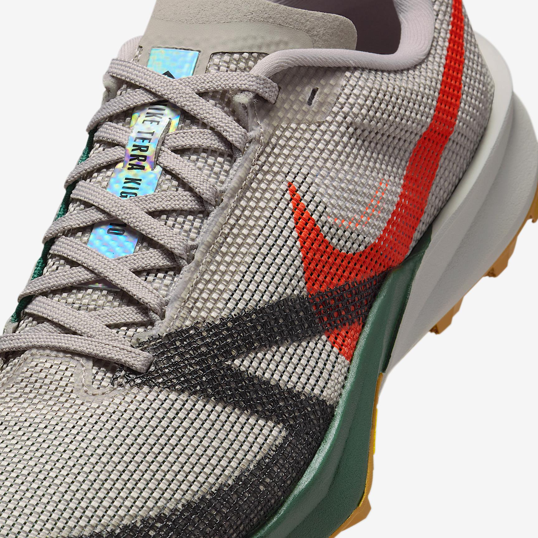 Nike Mens Kiger 10 Trail Running Shoes | FV3929-800 Product Image