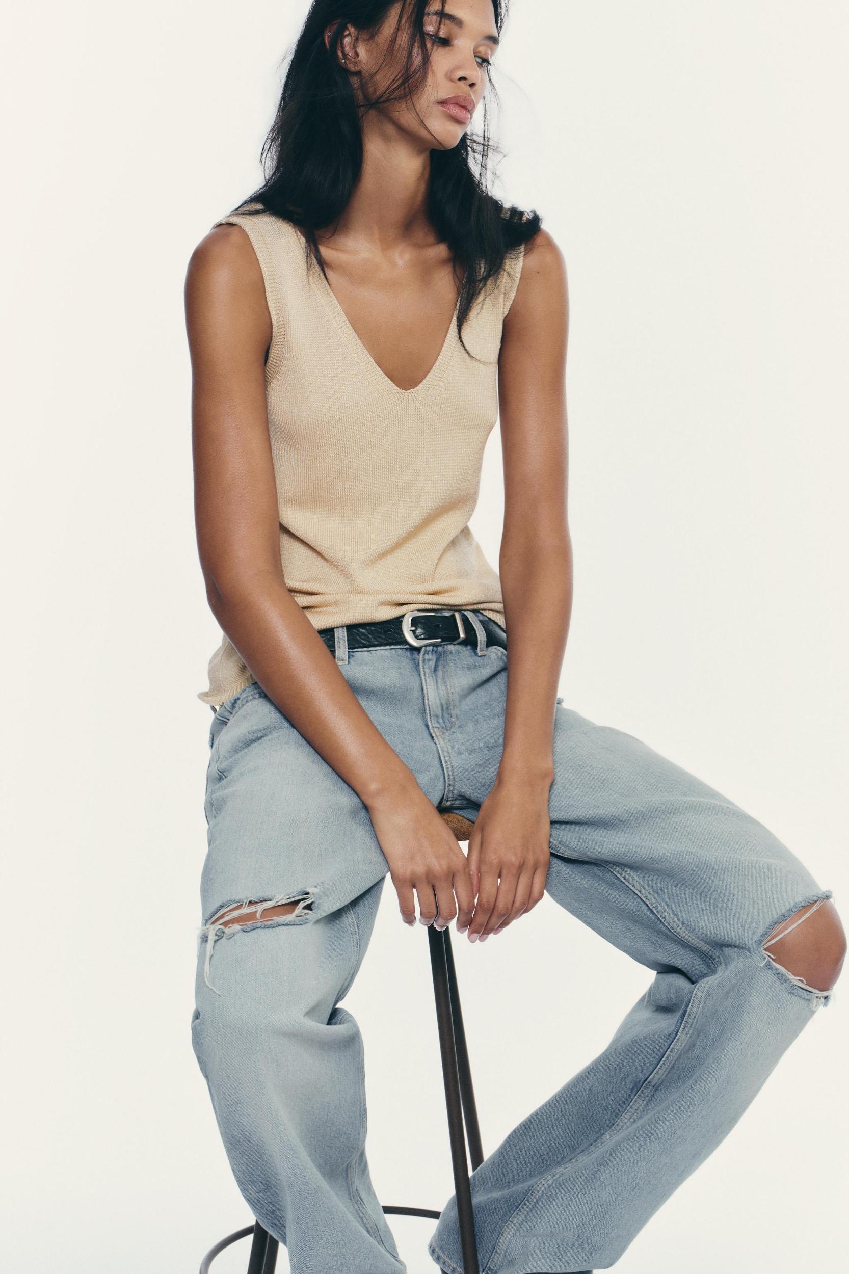 SLEEVELESS KNIT TOP Product Image