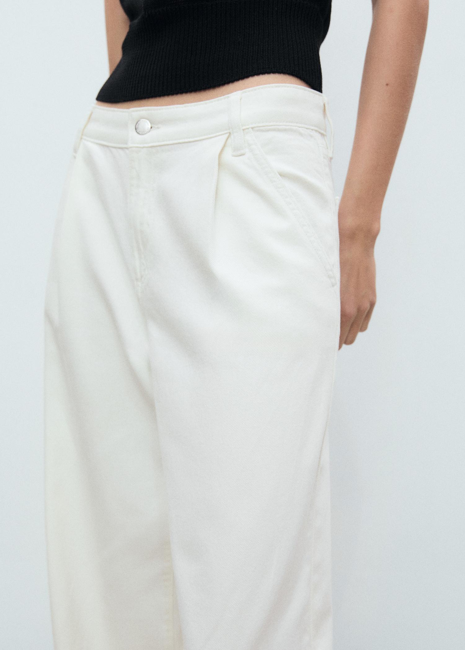 Wide leg pleated jeans - Women | MANGO USA Product Image