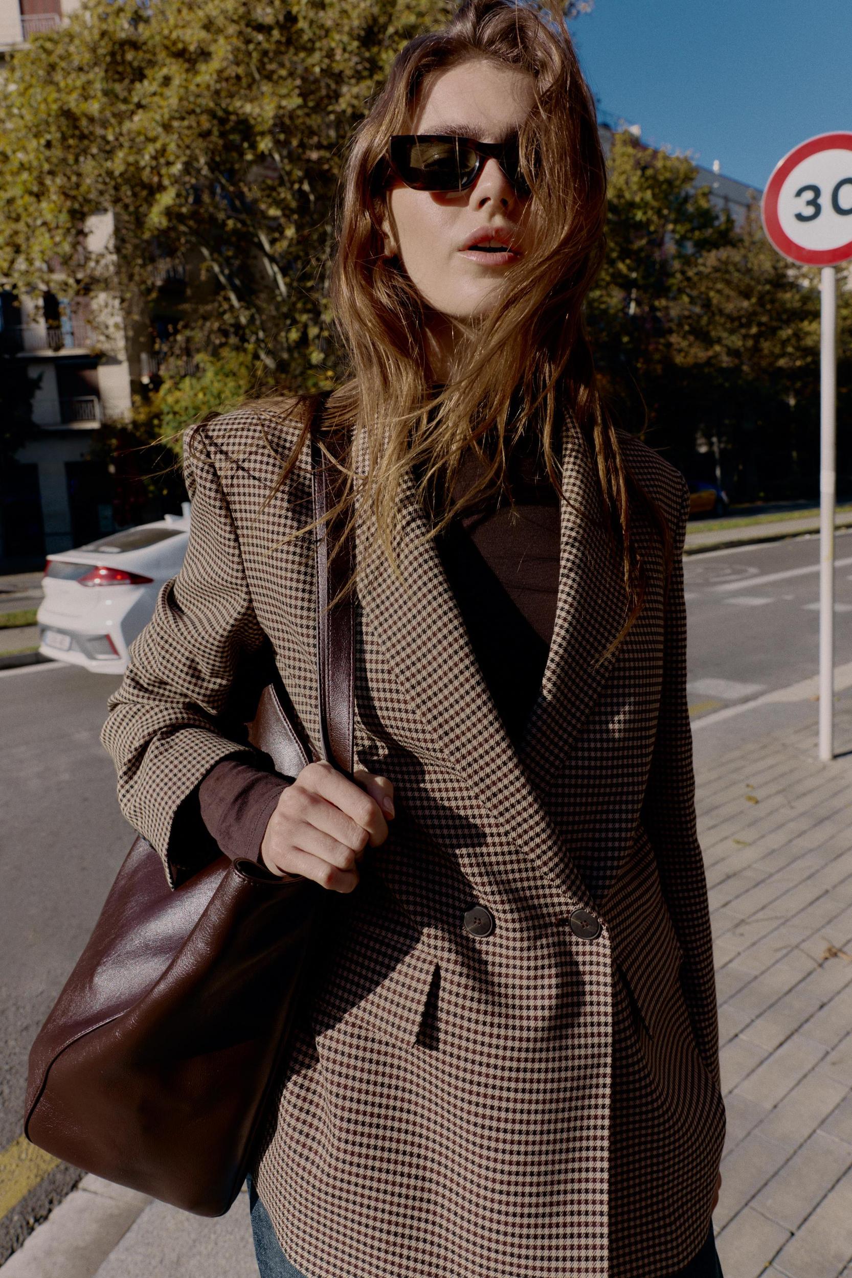 OVERSIZED DOUBLE-BREASTED BLAZER Product Image