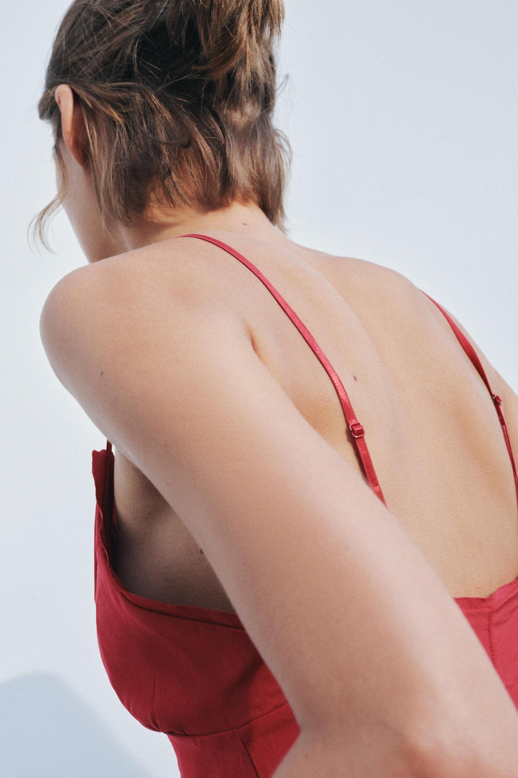 V-NECK TOP Product Image