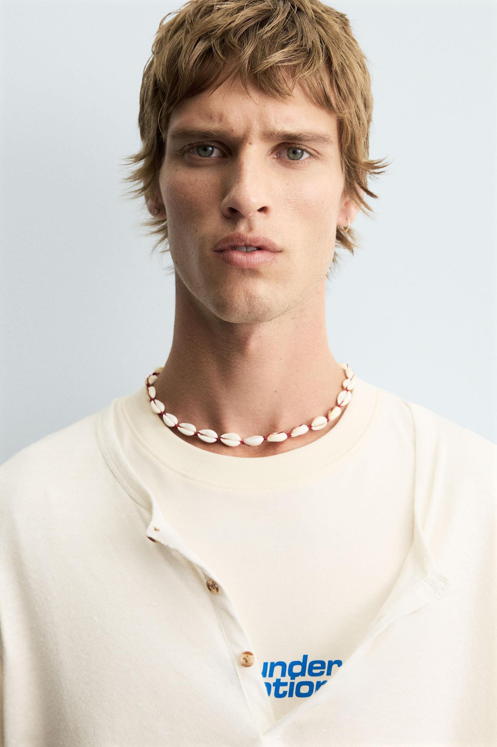 CONTRAST PRINT T-SHIRT Product Image