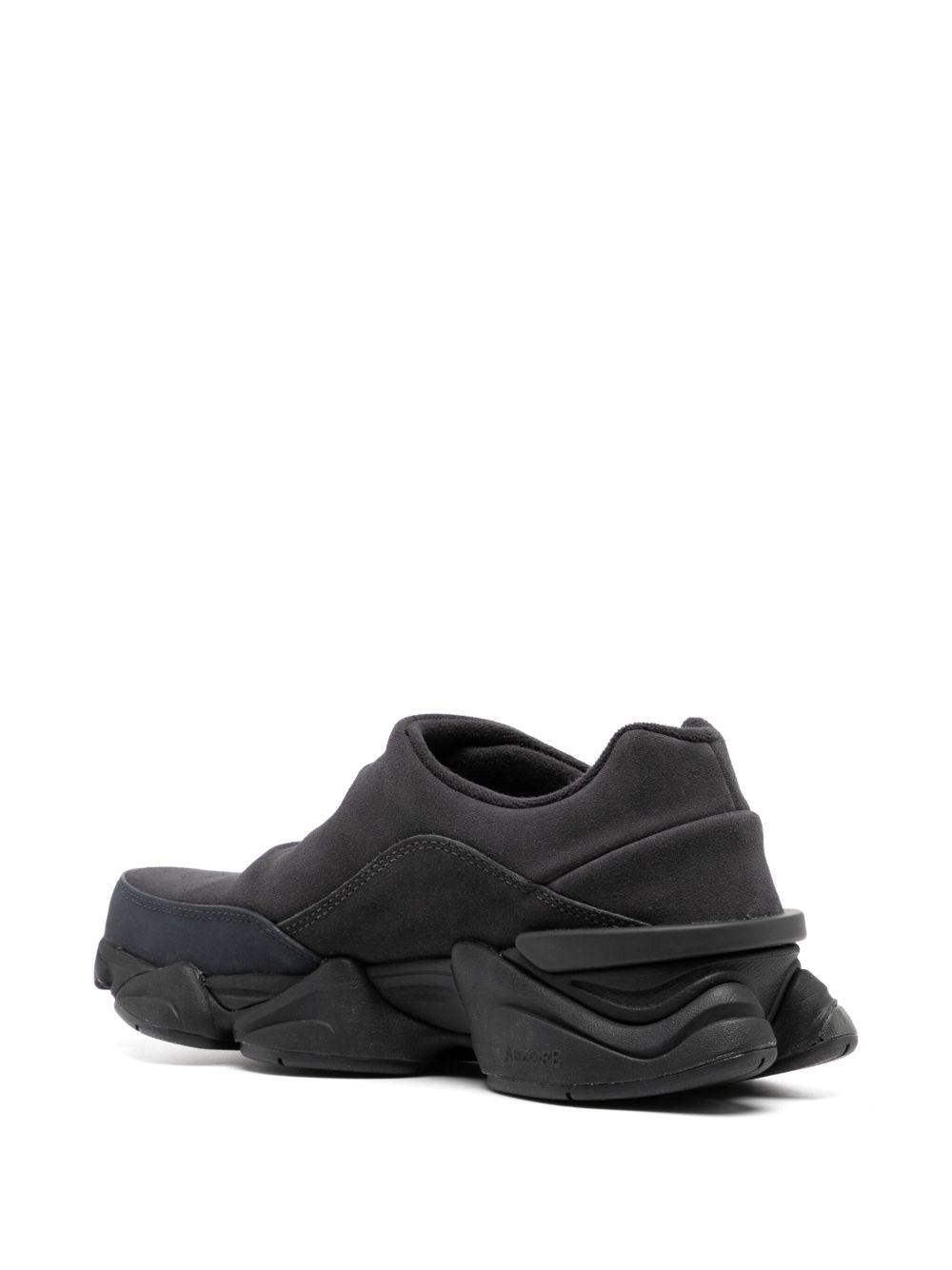 8040 sneakers Product Image