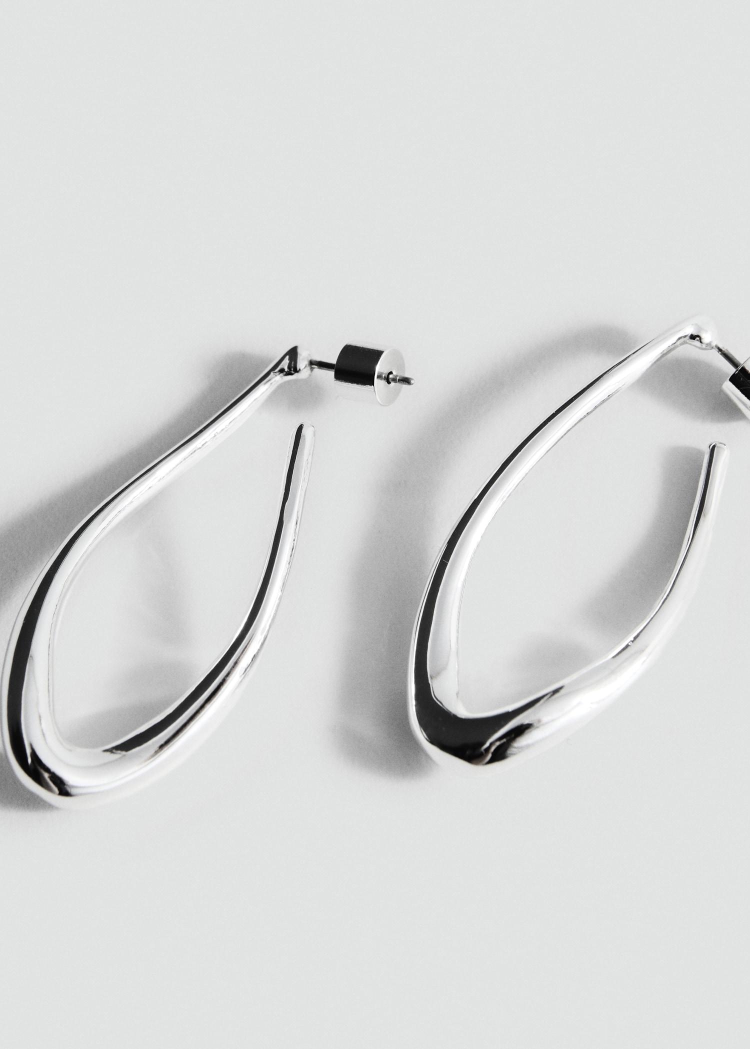 Twisted hoop earrings - Women | MANGO USA Product Image