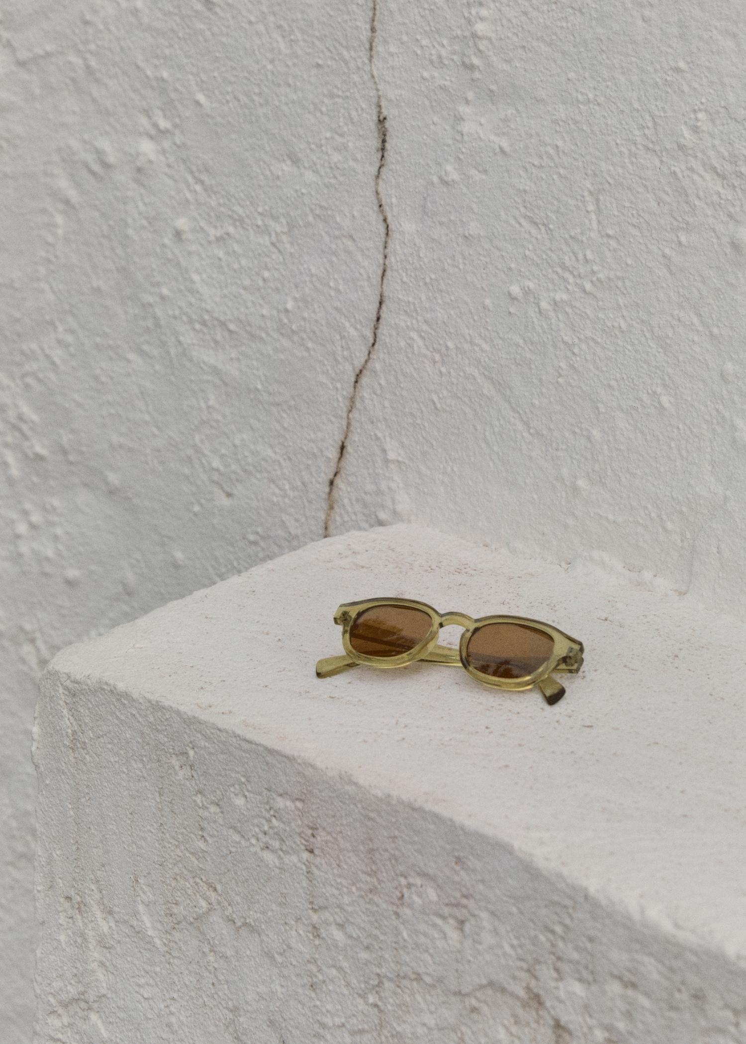 Round-framed sunglasses - Men | MANGO USA Product Image