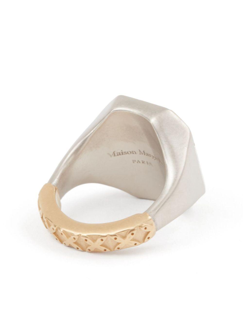 Chevalier engraved ring Product Image
