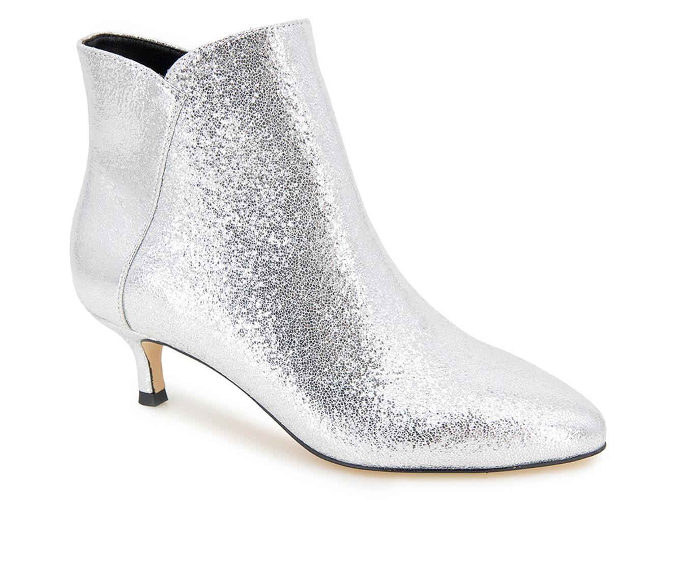 Women's XOXO Kyrie Booties Product Image