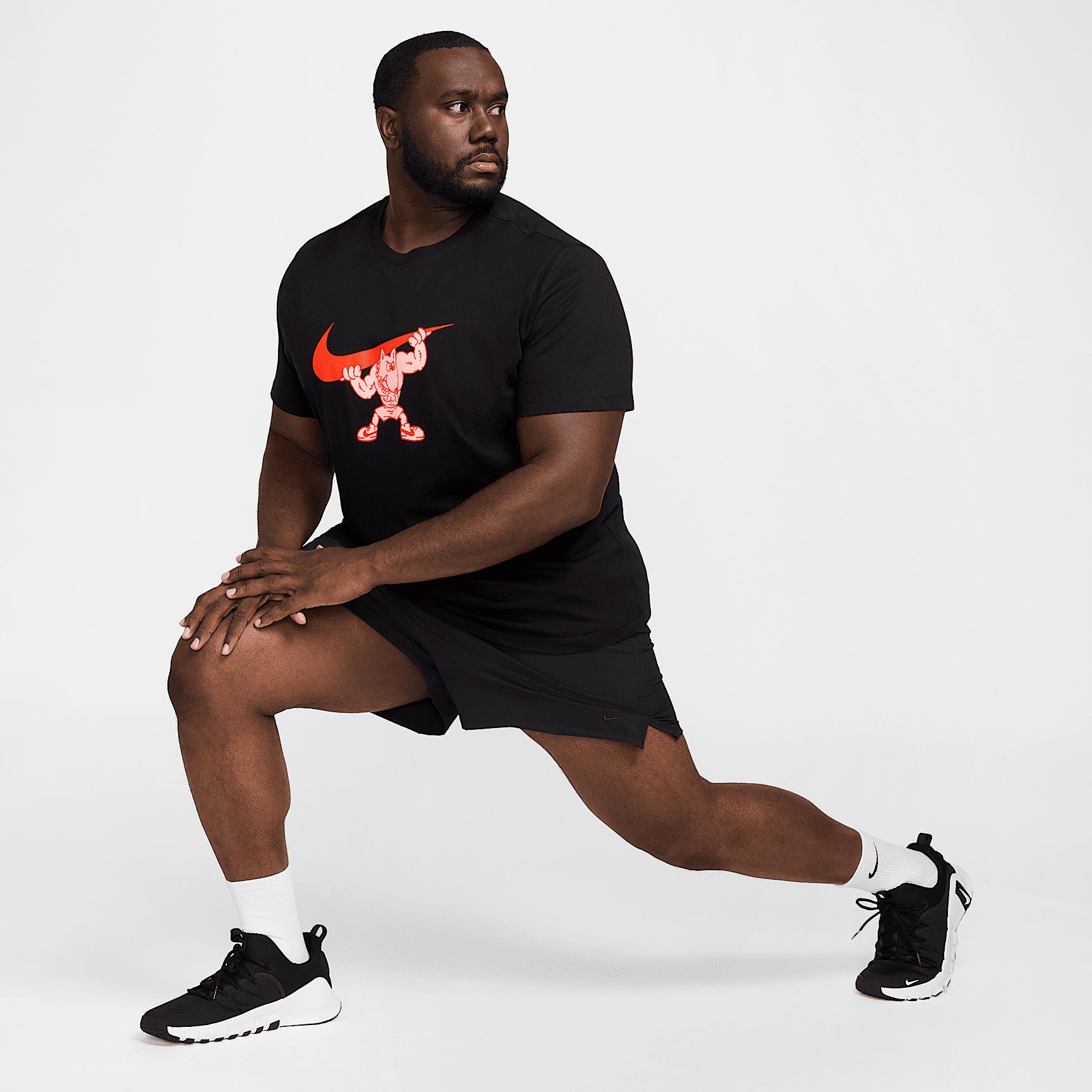 Nike Men's Fitness T-Shirt Product Image