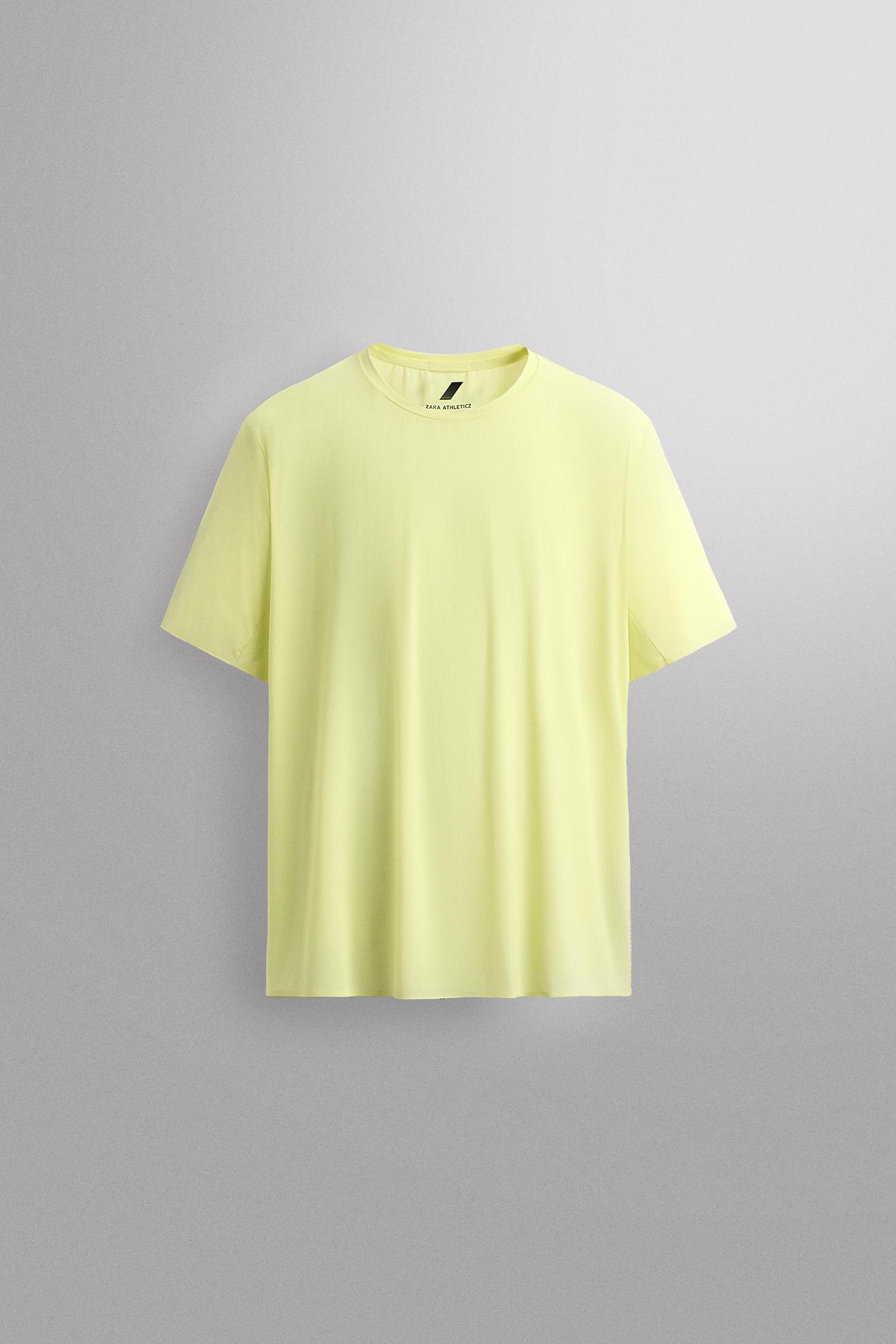 LIGHTWEIGHT TECHNICAL T-SHIRT Product Image