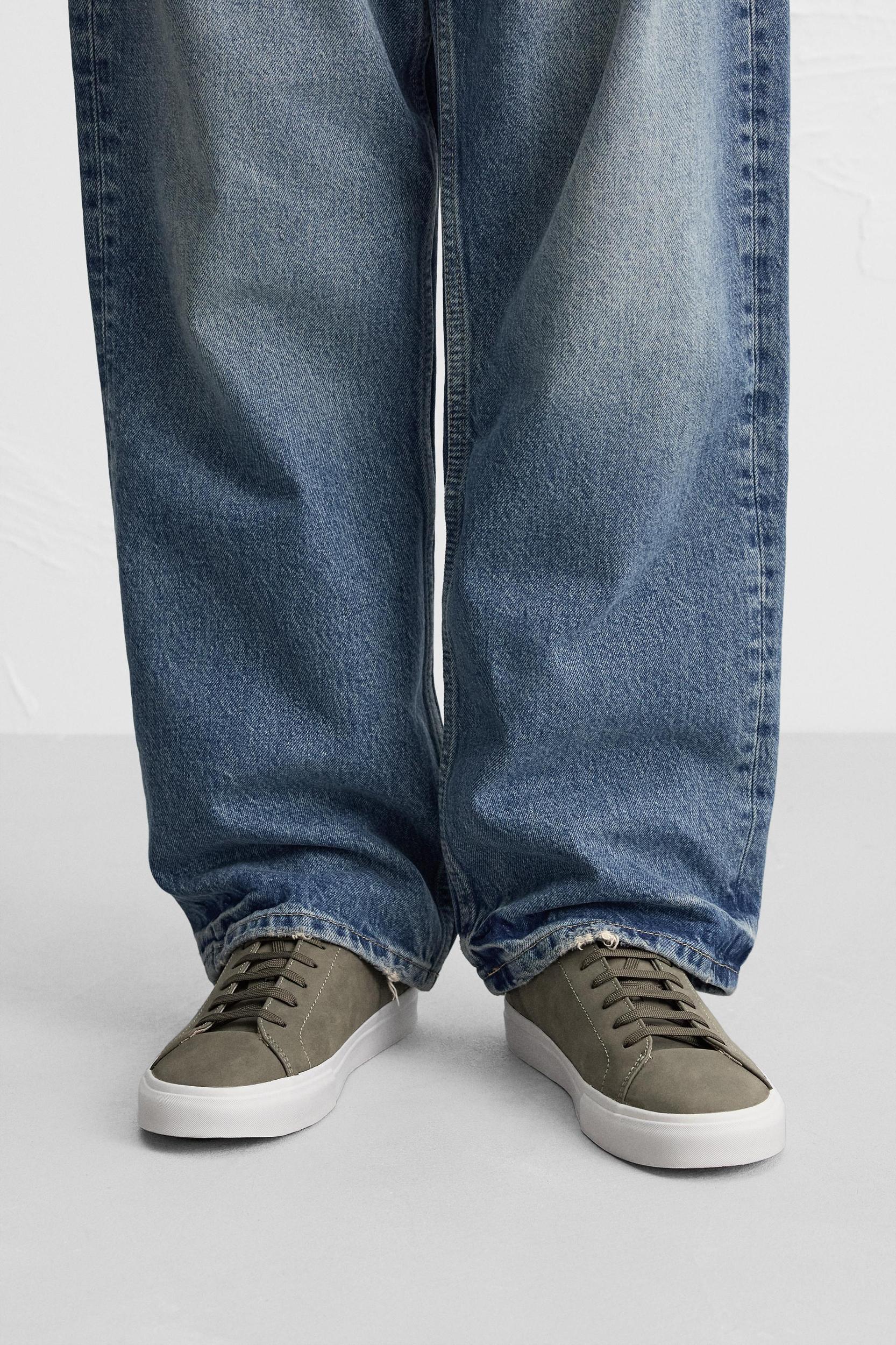 BASIC SNEAKER Product Image