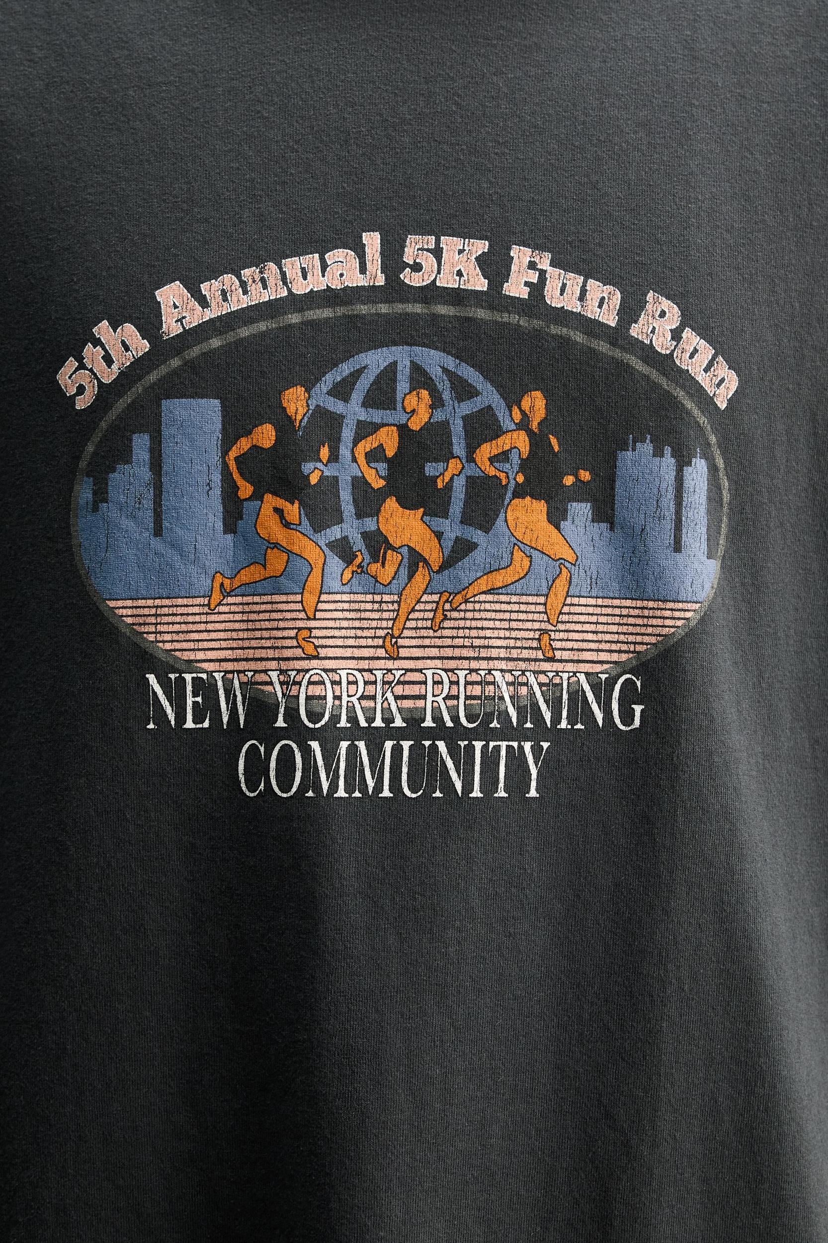 RUNNING GRAPHIC PRINT T-SHIRT Product Image