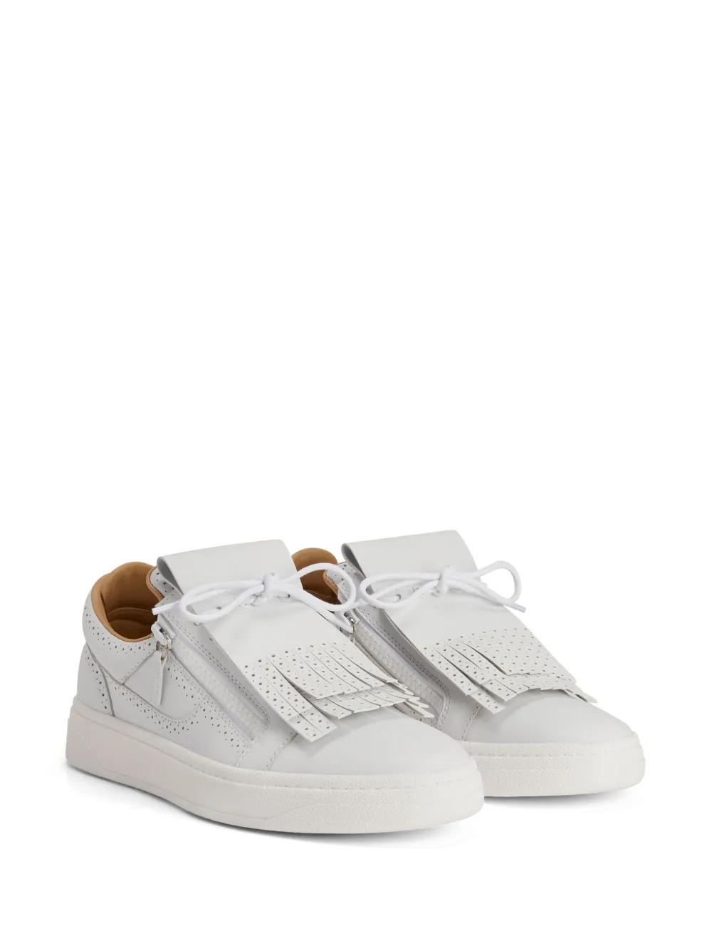 GZ94 kiltie low-top leather trainers Product Image