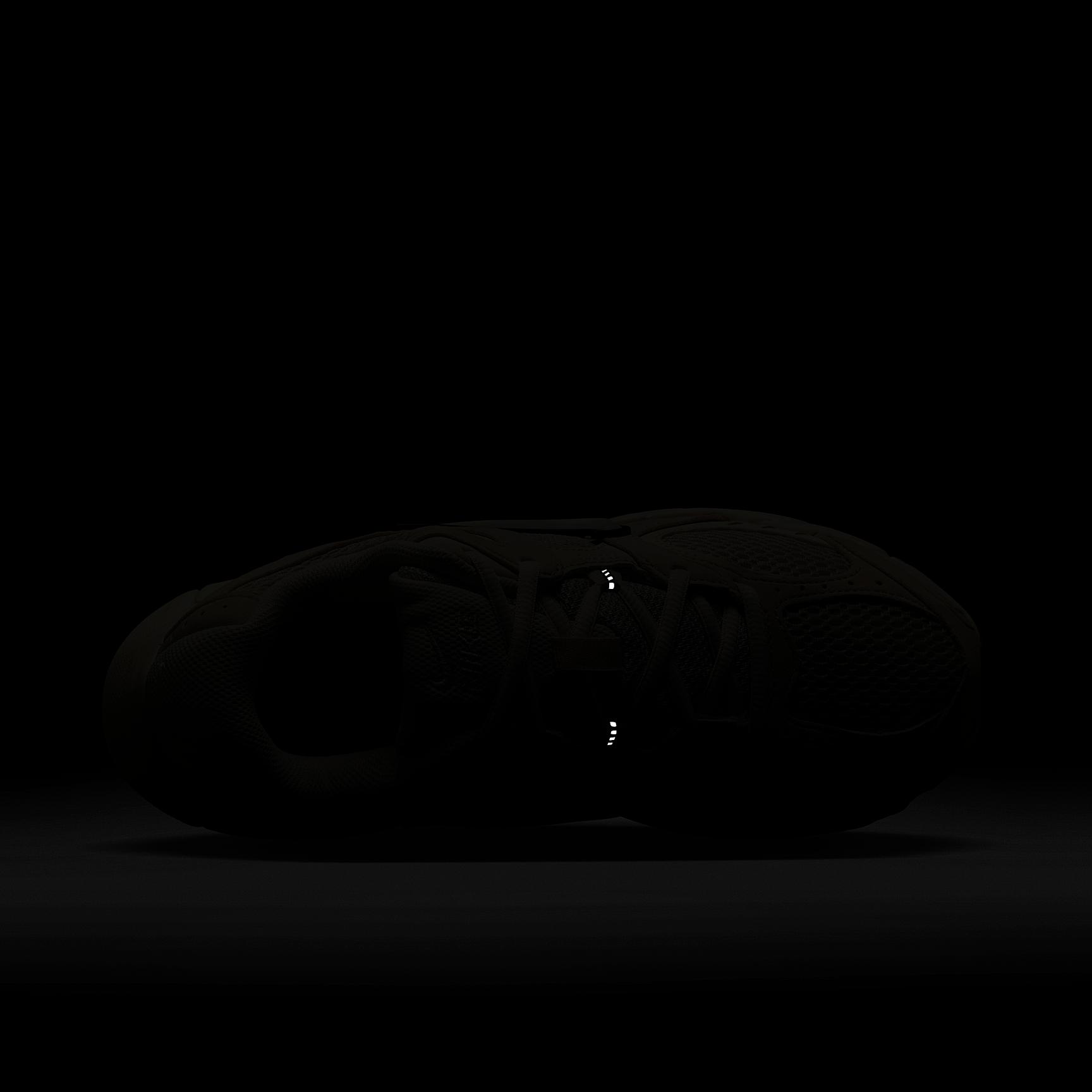 Nike Womens V5 RNR Shoes | II6294-100 Product Image