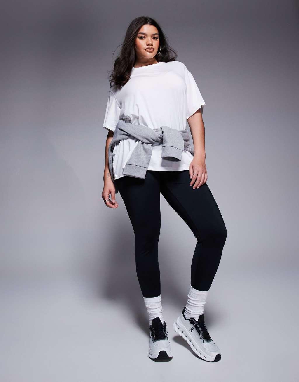 4505 Curve Icon quick dry performance oversized t-shirt in white  Product Image