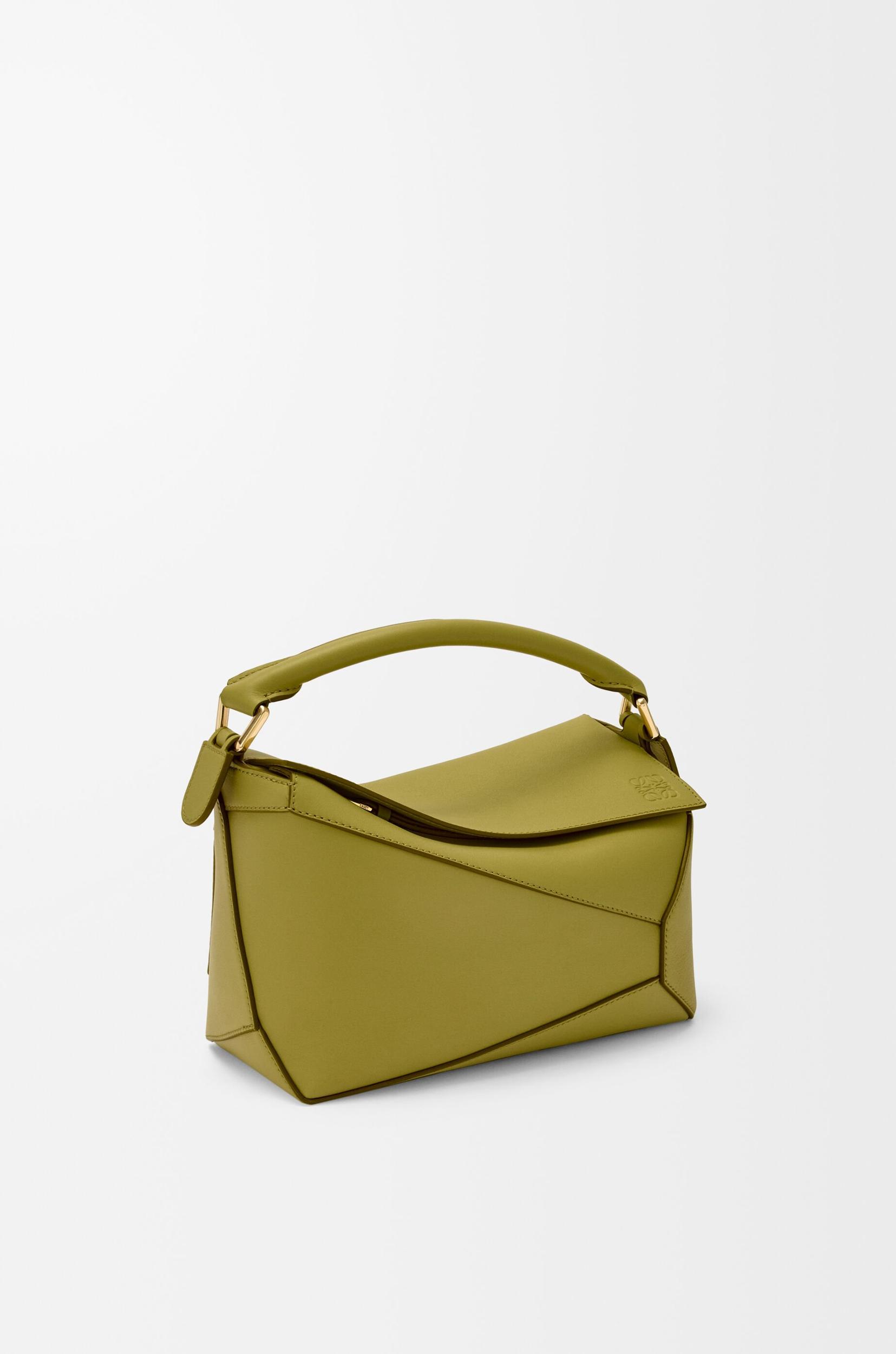 Small Puzzle Edge bag in classic calfskin Product Image