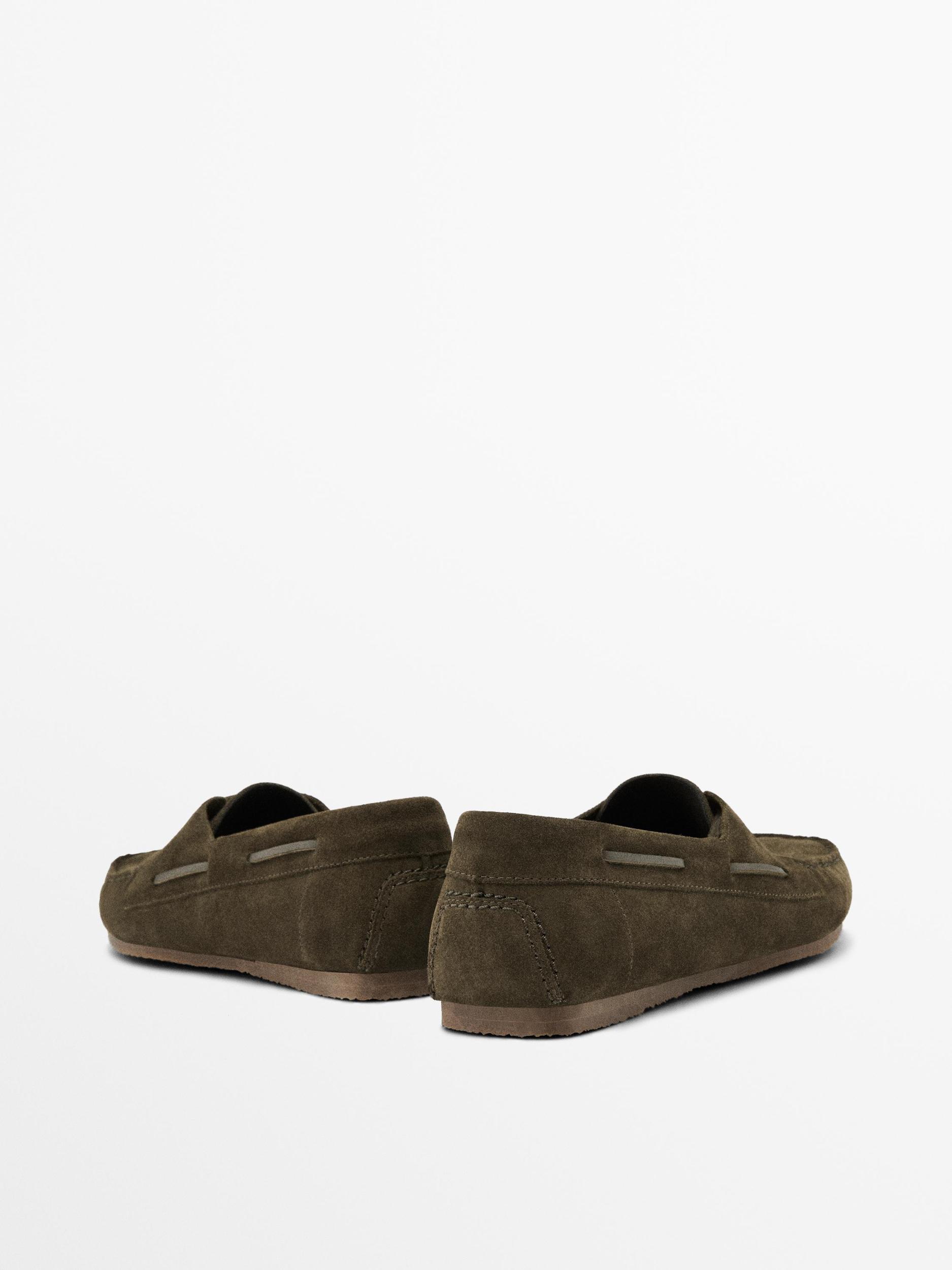 Soft split leather deck shoes Product Image