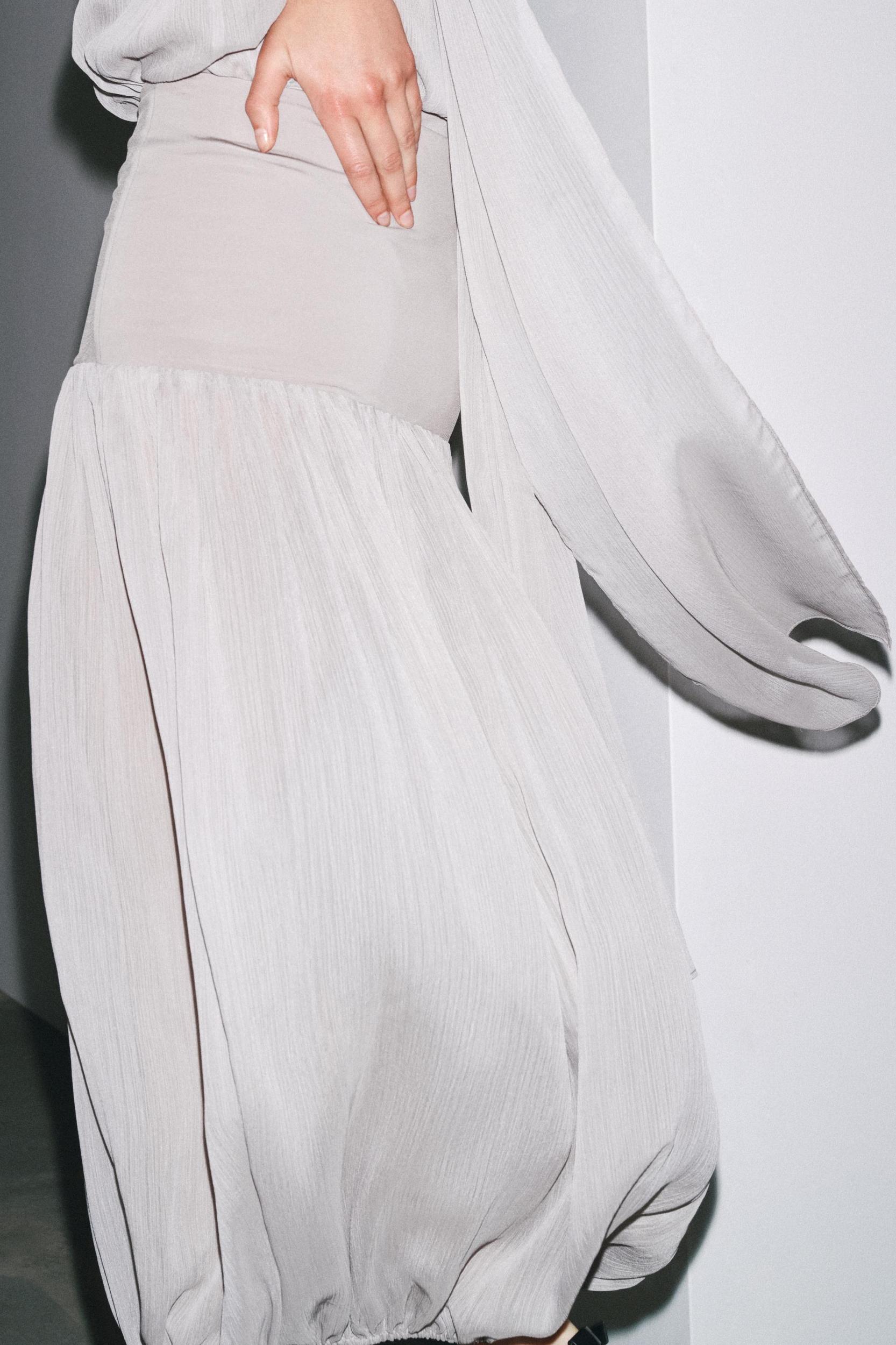 BALLOON MIDI SKIRT Product Image