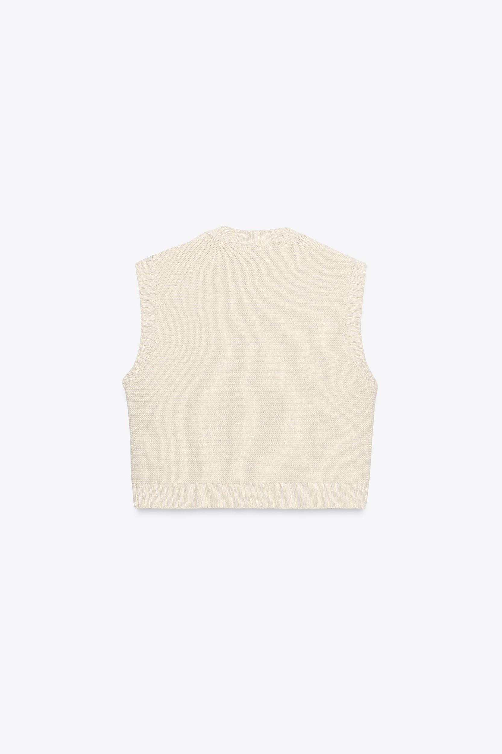 GOLD BUTTON KNIT VEST Product Image