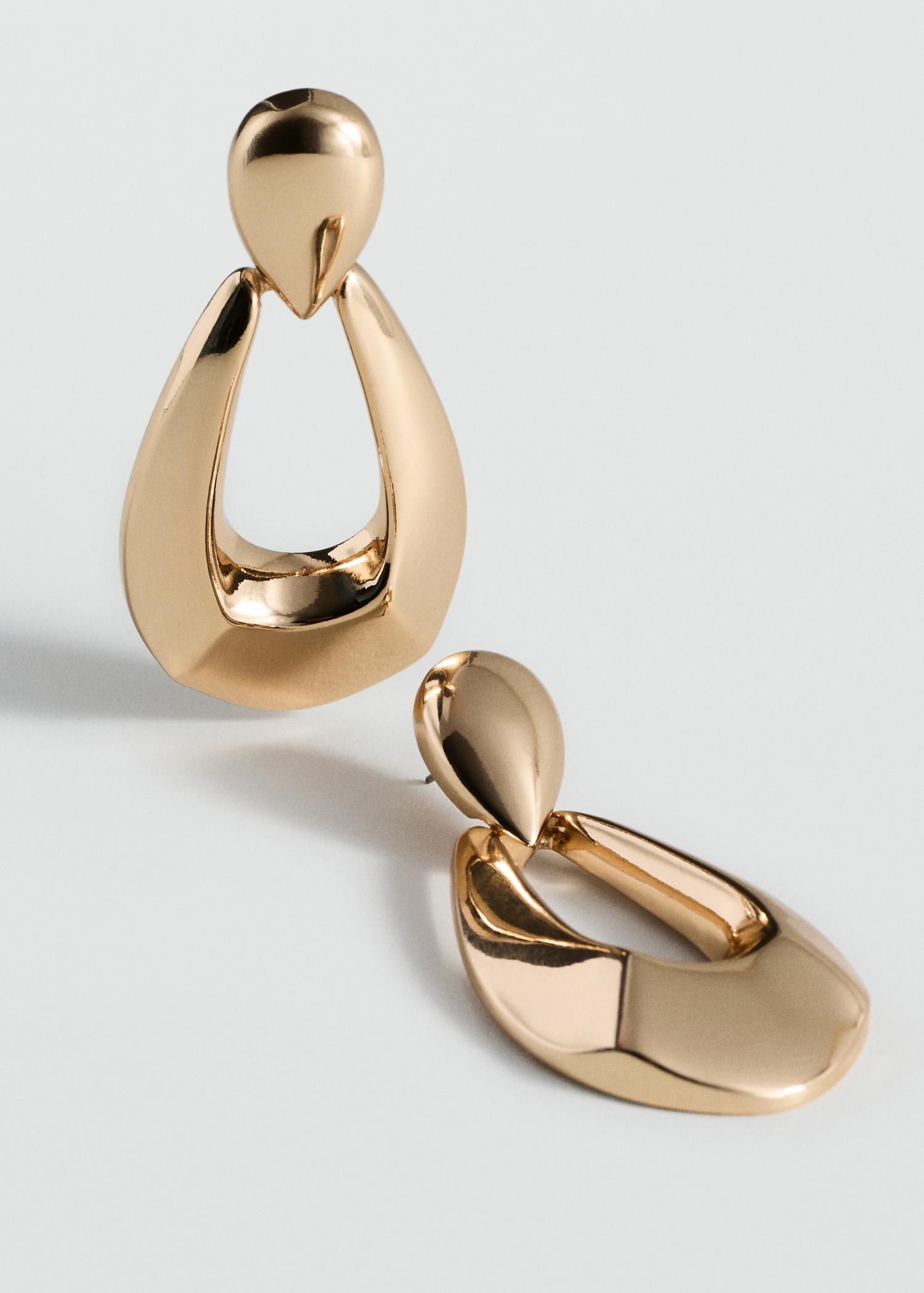 Oval hanging earrings - Women | MANGO USA Product Image