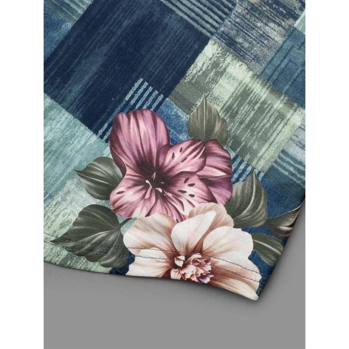 Plus Size Crew Neck Floral Curved Hem T-Shirt Multicolor Women Casual Non Natural Flowers Round Neck Everyday T-shirts BloomChic 12/L Product Image