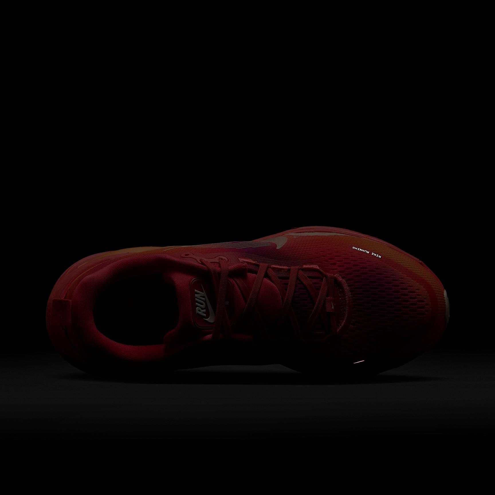 Nike Womens Vomero 18 SE Road Running Shoes | HQ2585-800 Product Image