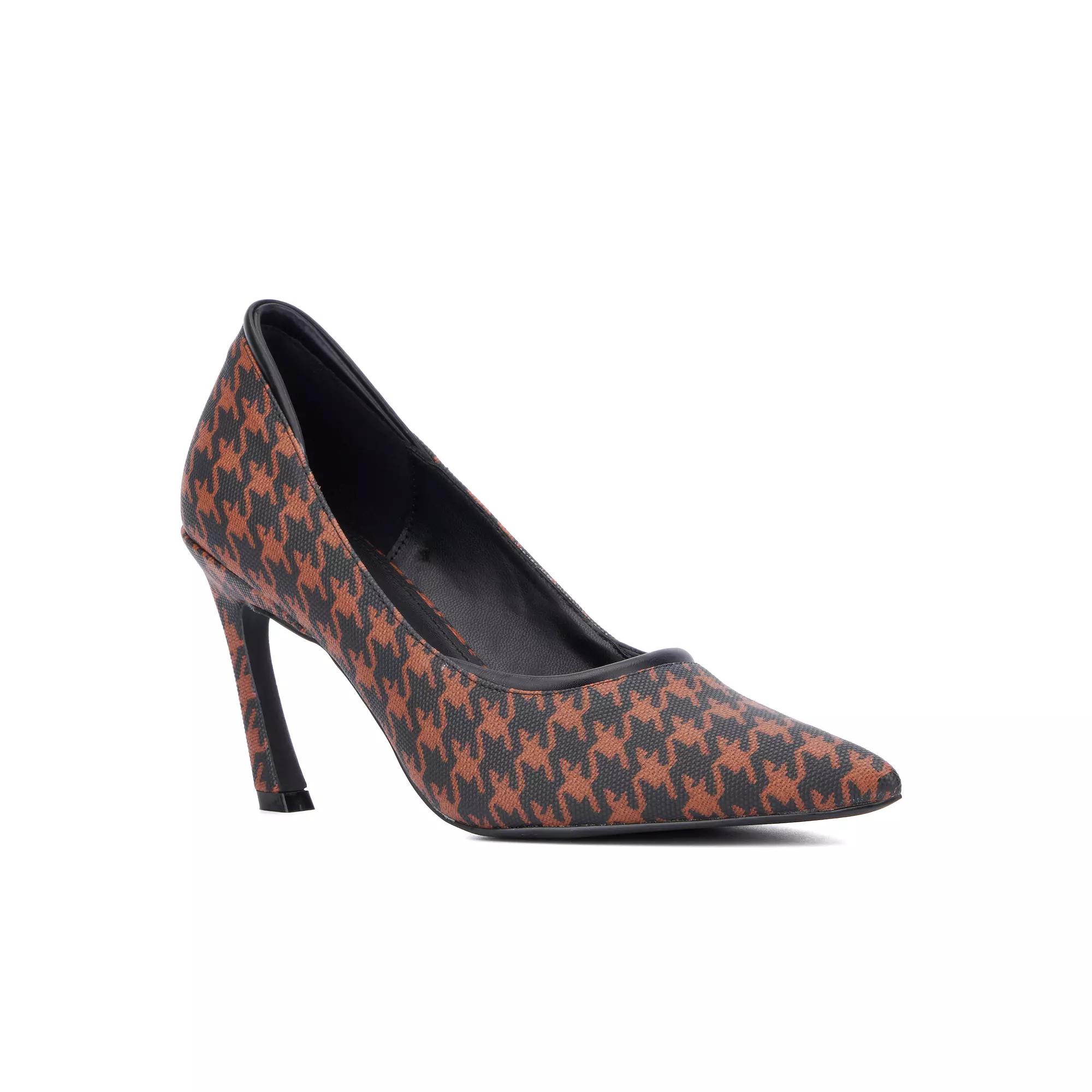 New York & Company Kailynn Womens Pointy Textured Pumps Product Image