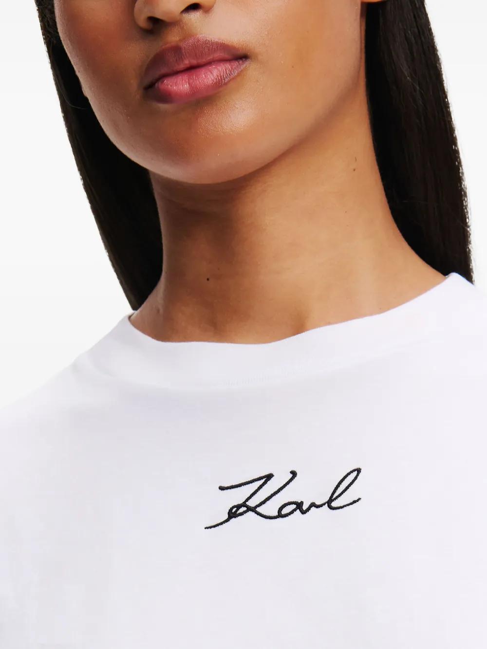 Signature T-shirt Product Image
