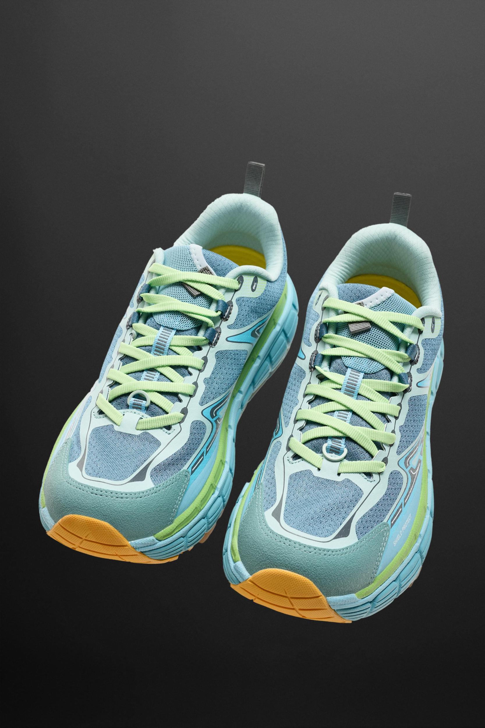RUNNING SNEAKERS Product Image