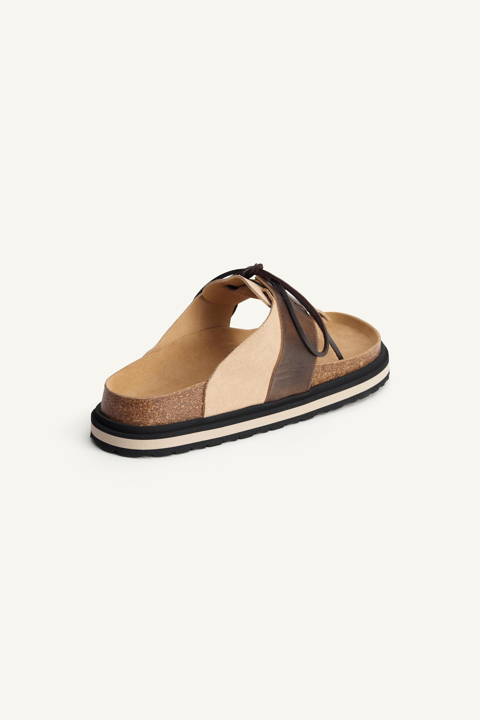 LTHR SNDLS 14 Product Image