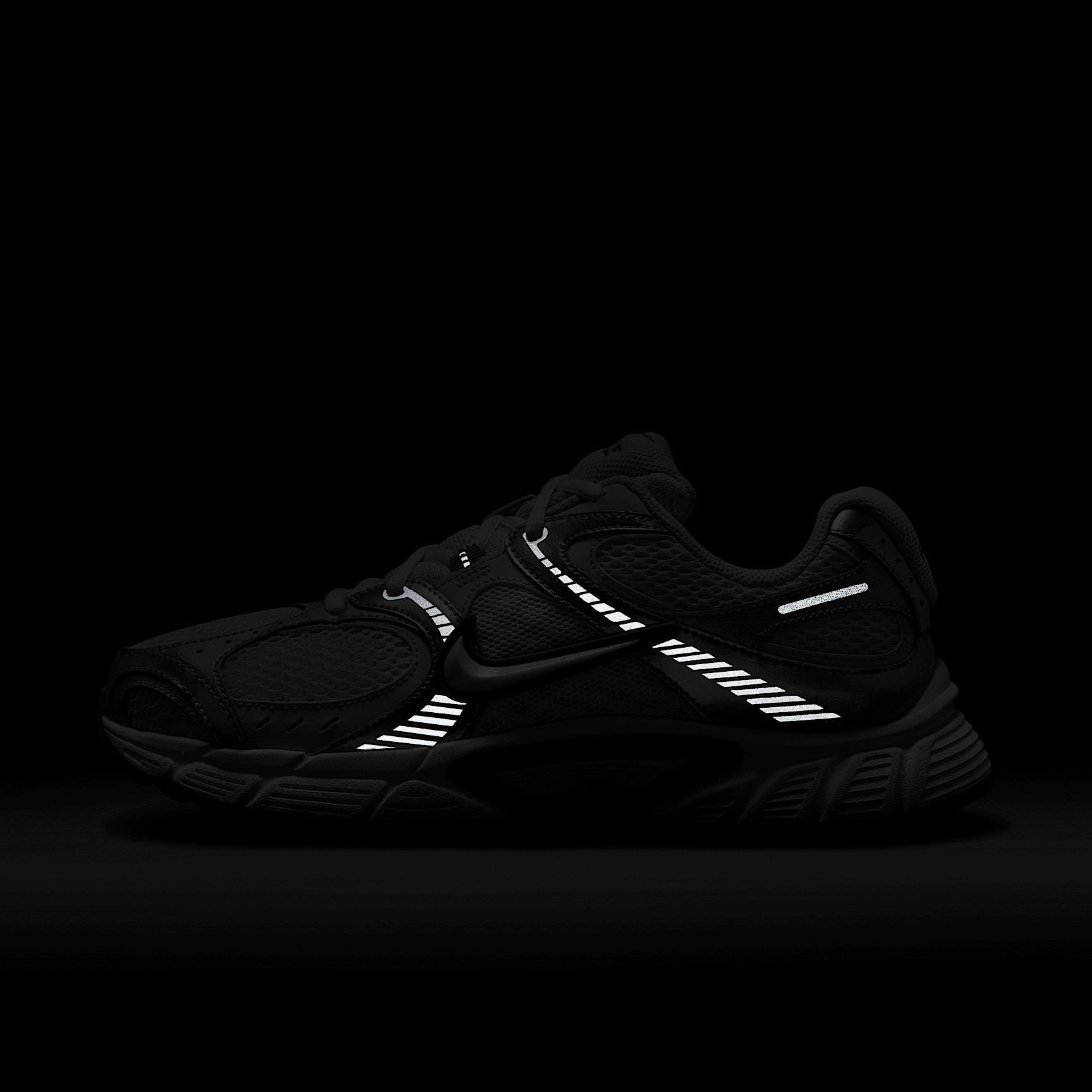 Womens Nike V5 RNR Casual Shoes Product Image