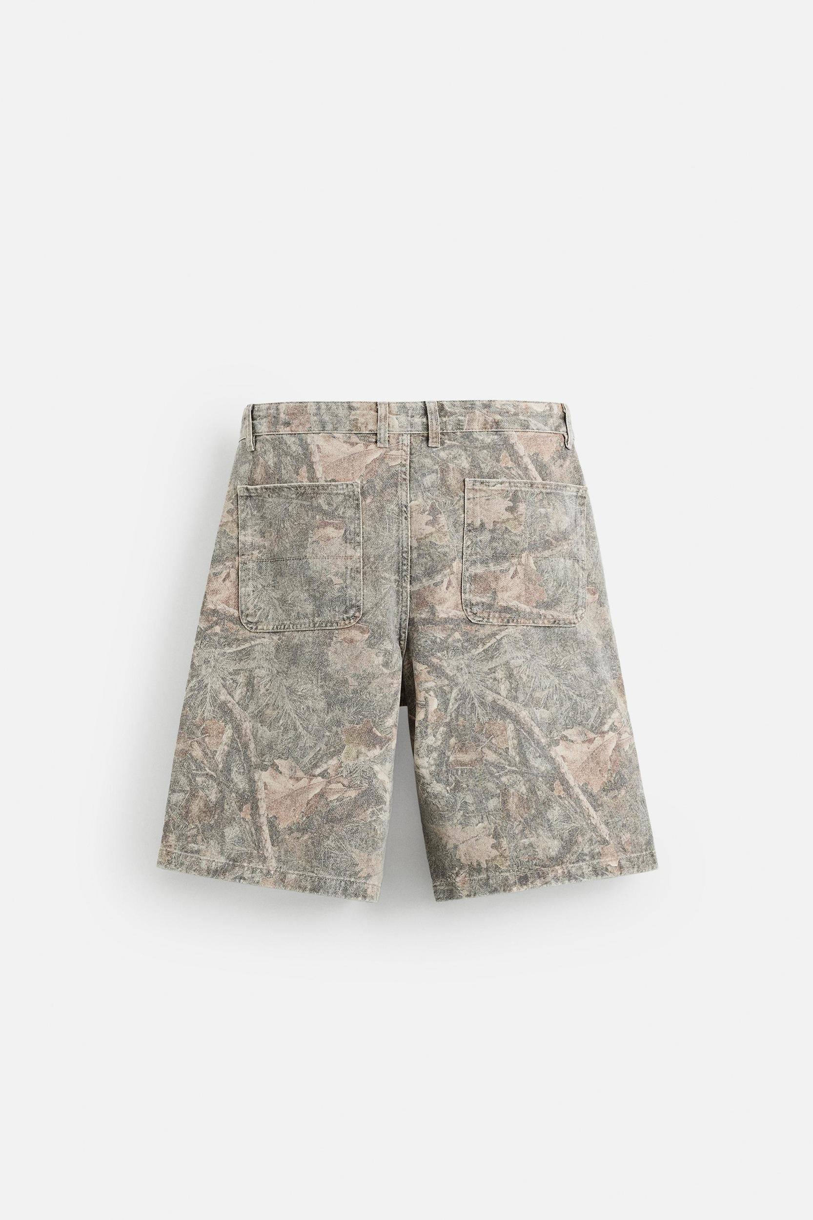 ABSTRACT PRINT RELAXED FIT BERMUDA SHORTS Product Image