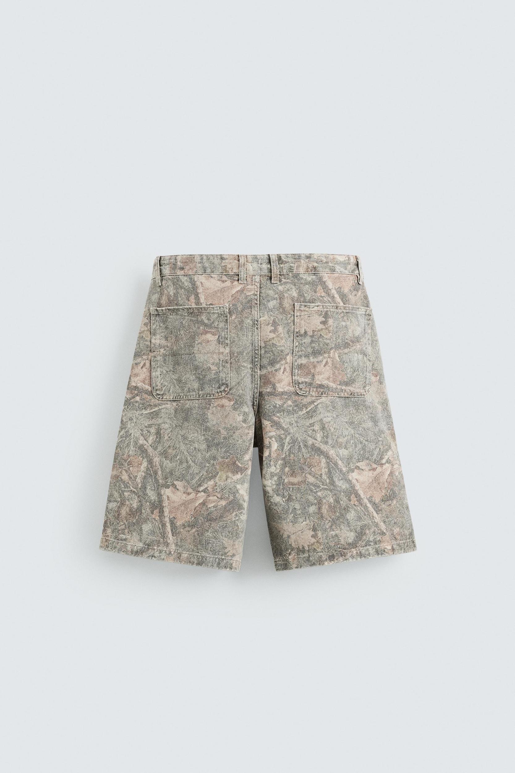 ABSTRACT PRINT RELAXED FIT BERMUDA SHORTS Product Image