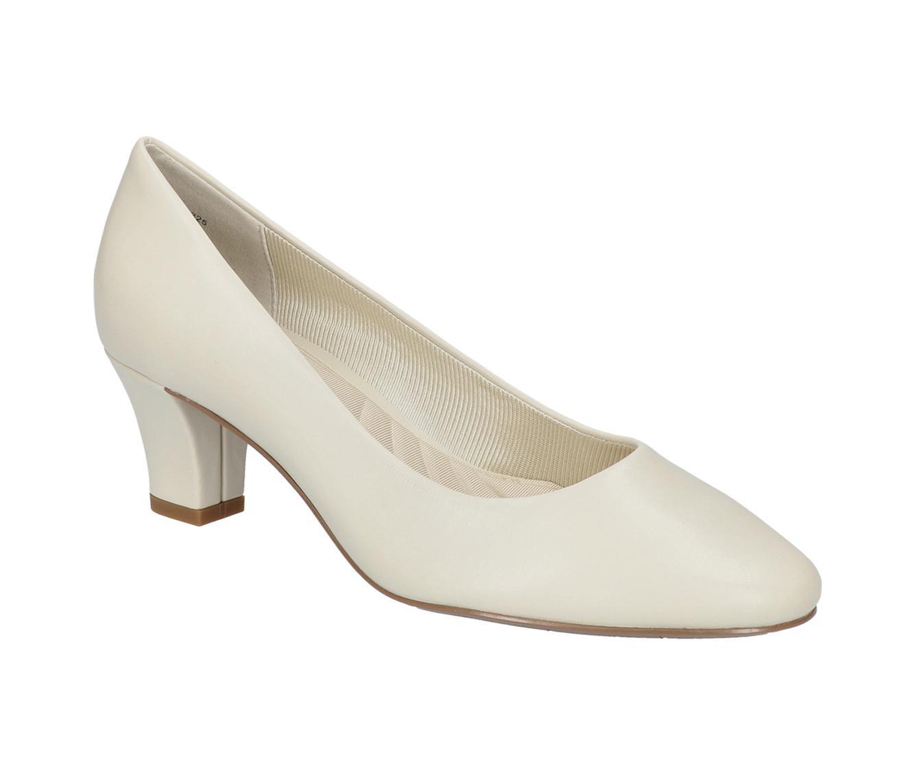 Women's Easy Street Ballari Pumps Product Image