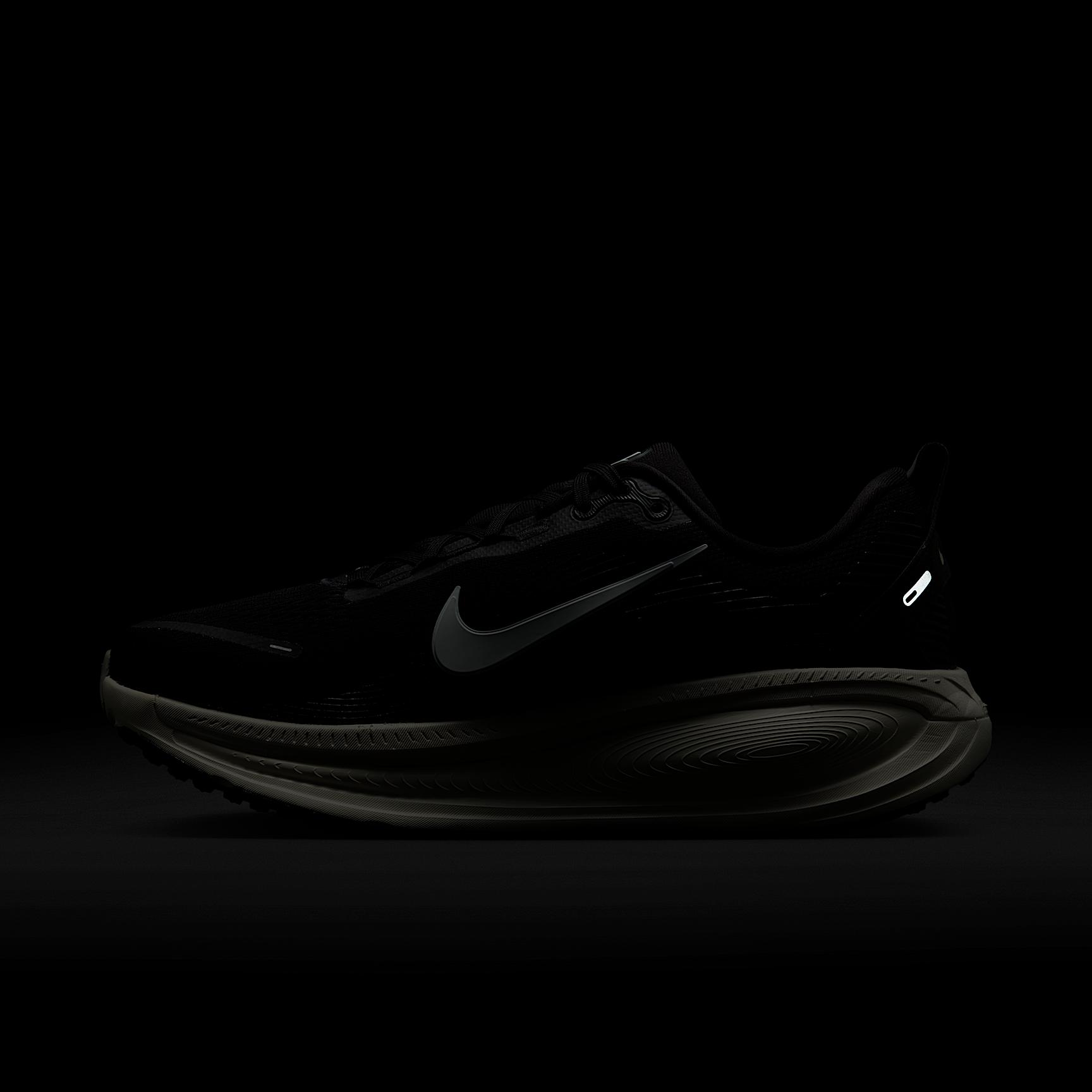 Nike Vomero 18 Men's Road Running Shoes (Extra Wide) Product Image