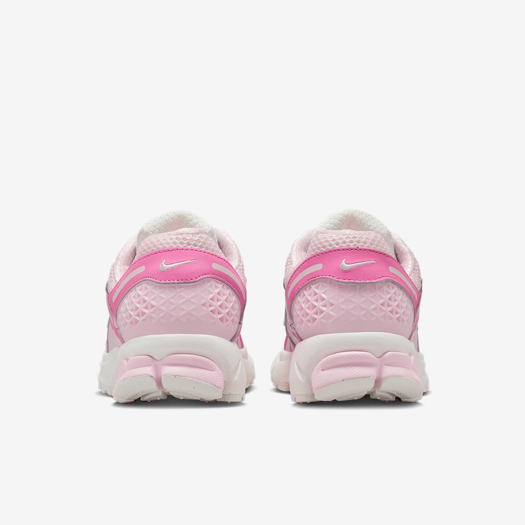 Nike Women's Zoom Vomero 5 Shoes Product Image