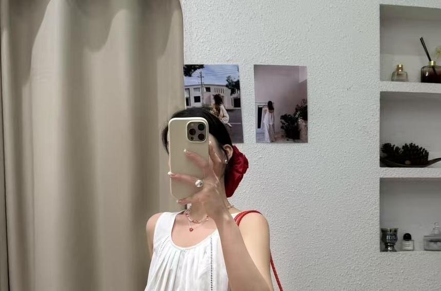 Scoop Neck Plain Flowy Tank Top Product Image