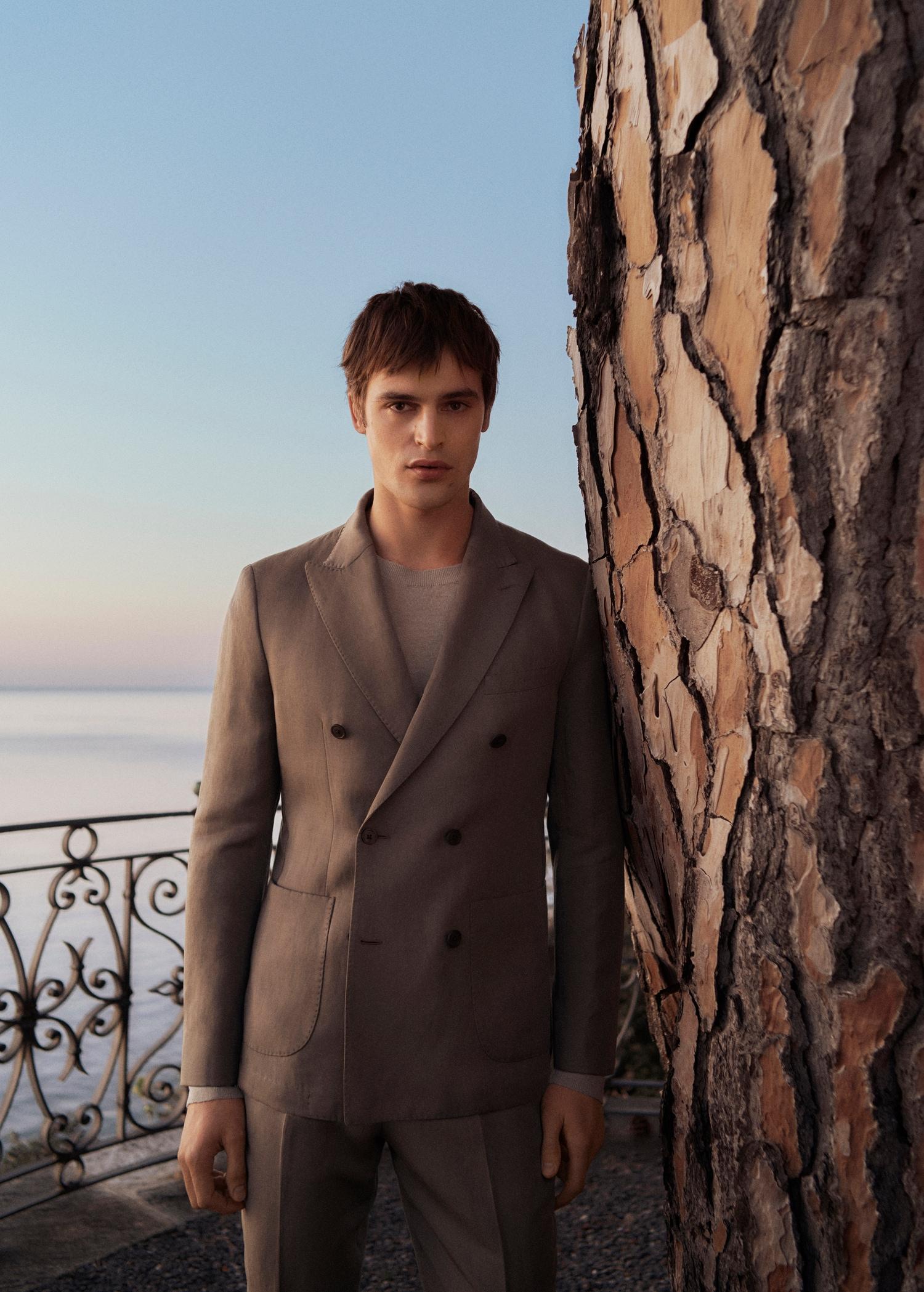 Slim-fit linen-blend double-breasted blazer - Men | MANGO USA Product Image