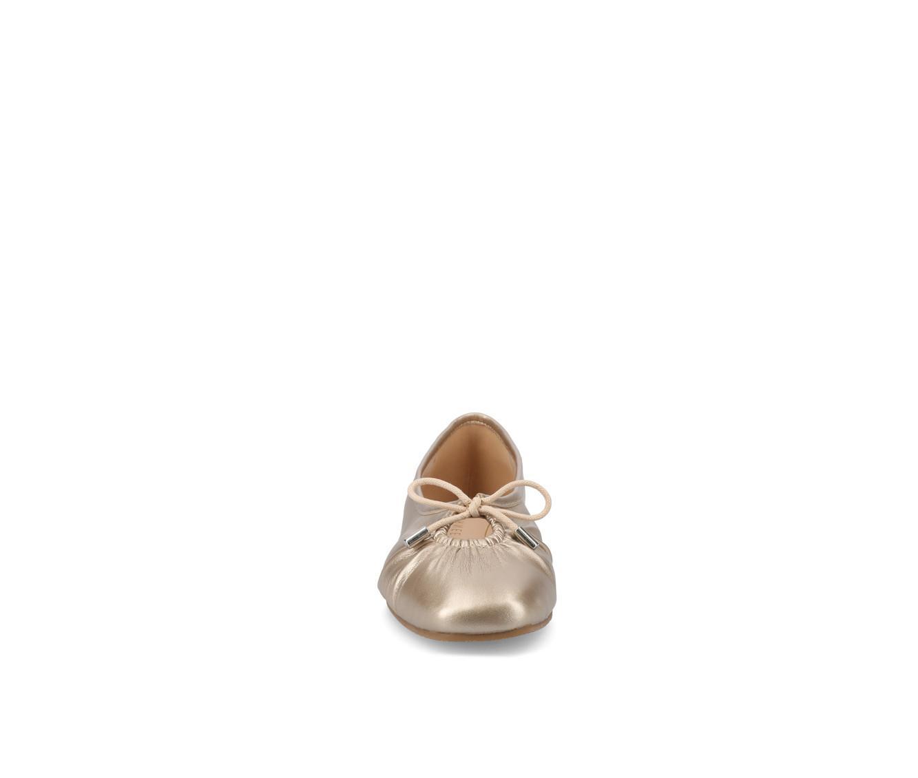 Women's Journee Collection Callee Flats Product Image