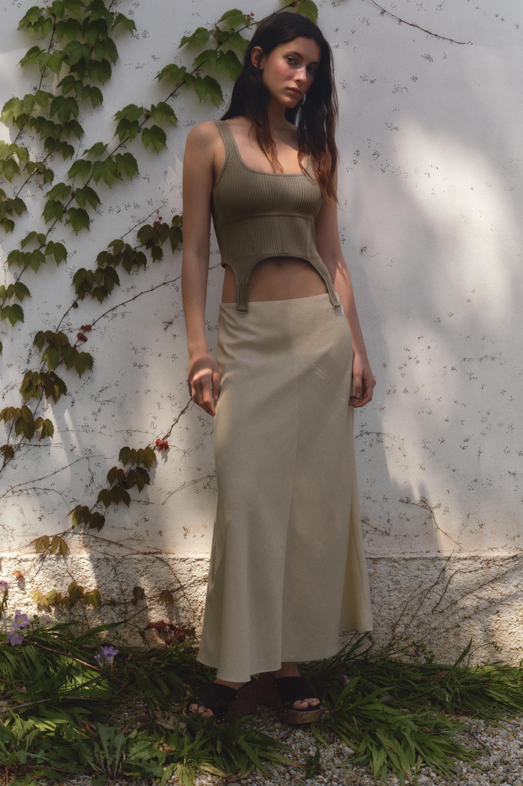 MIDI SKIRT Product Image