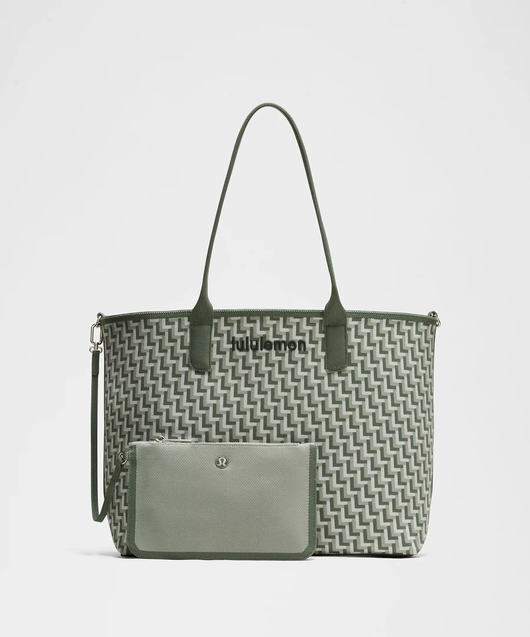 Classic Knit Tote Bag 18L Product Image