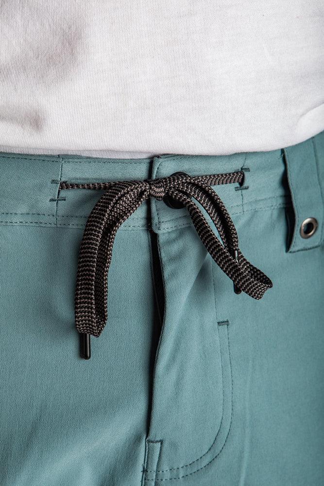 686 Men's Everywhere Hybrid Short Male Product Image