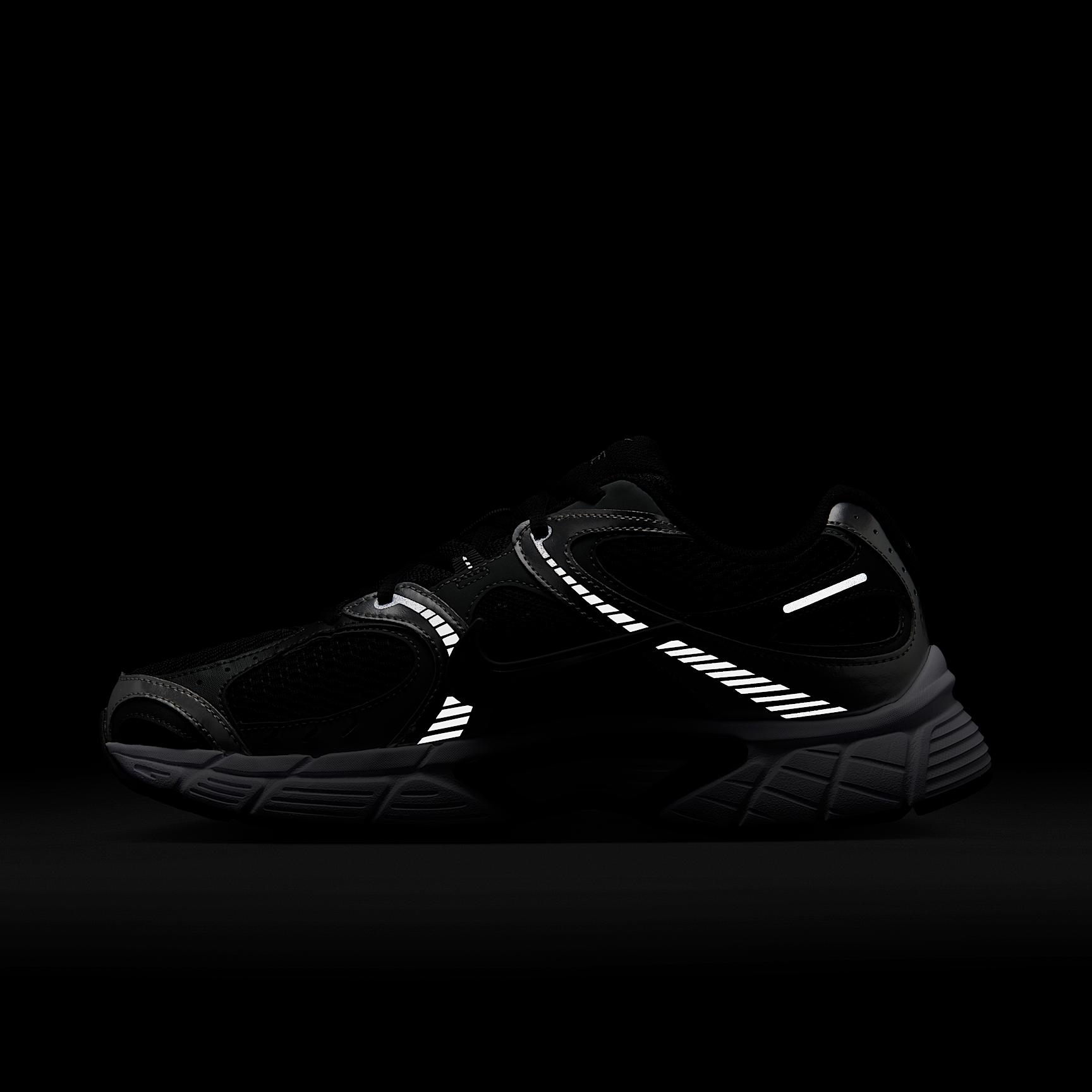 Nike Mens V5 RNR Shoes | HJ5228-004 Product Image
