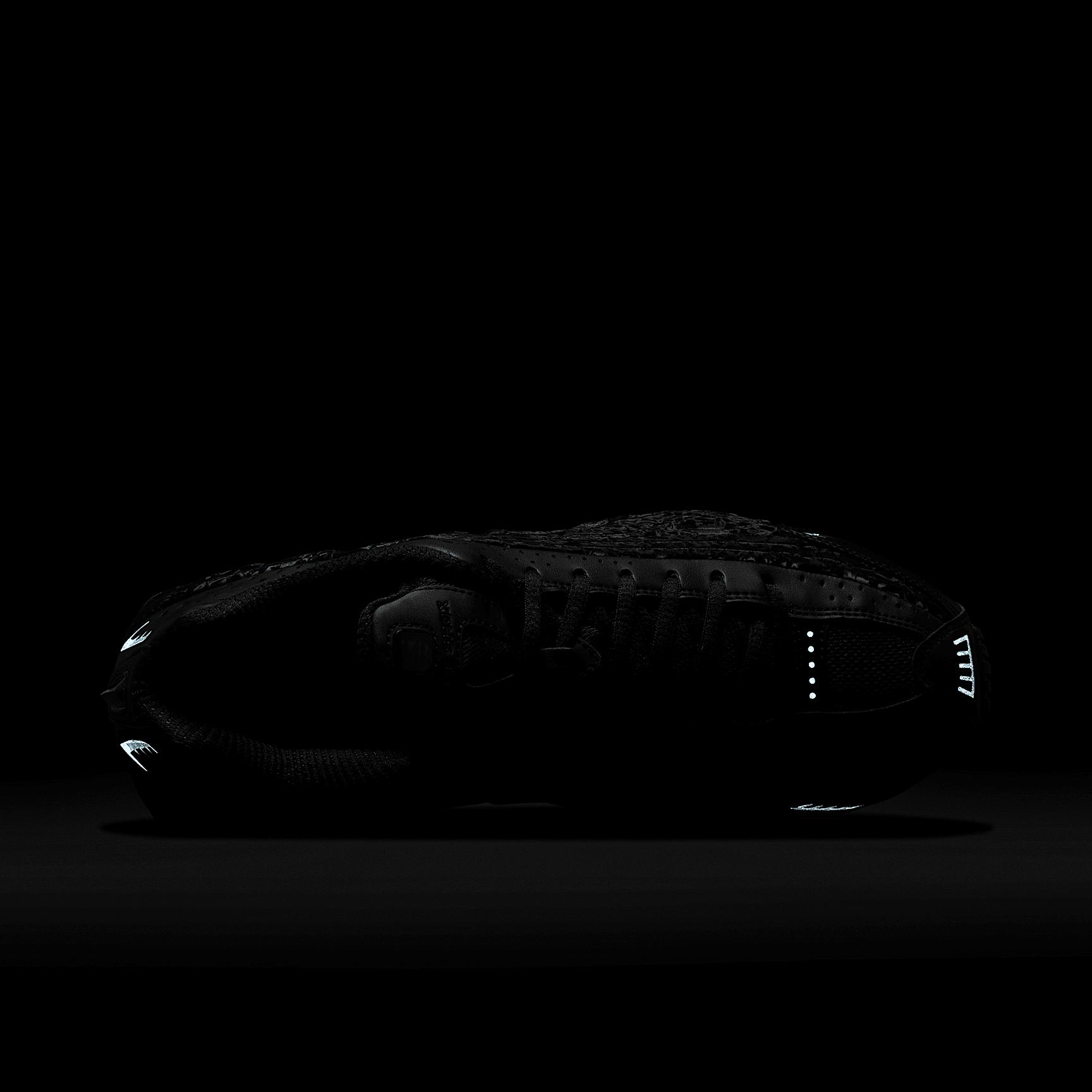 Nike Womens Shox R4 Shoes | HV0934-002 Product Image