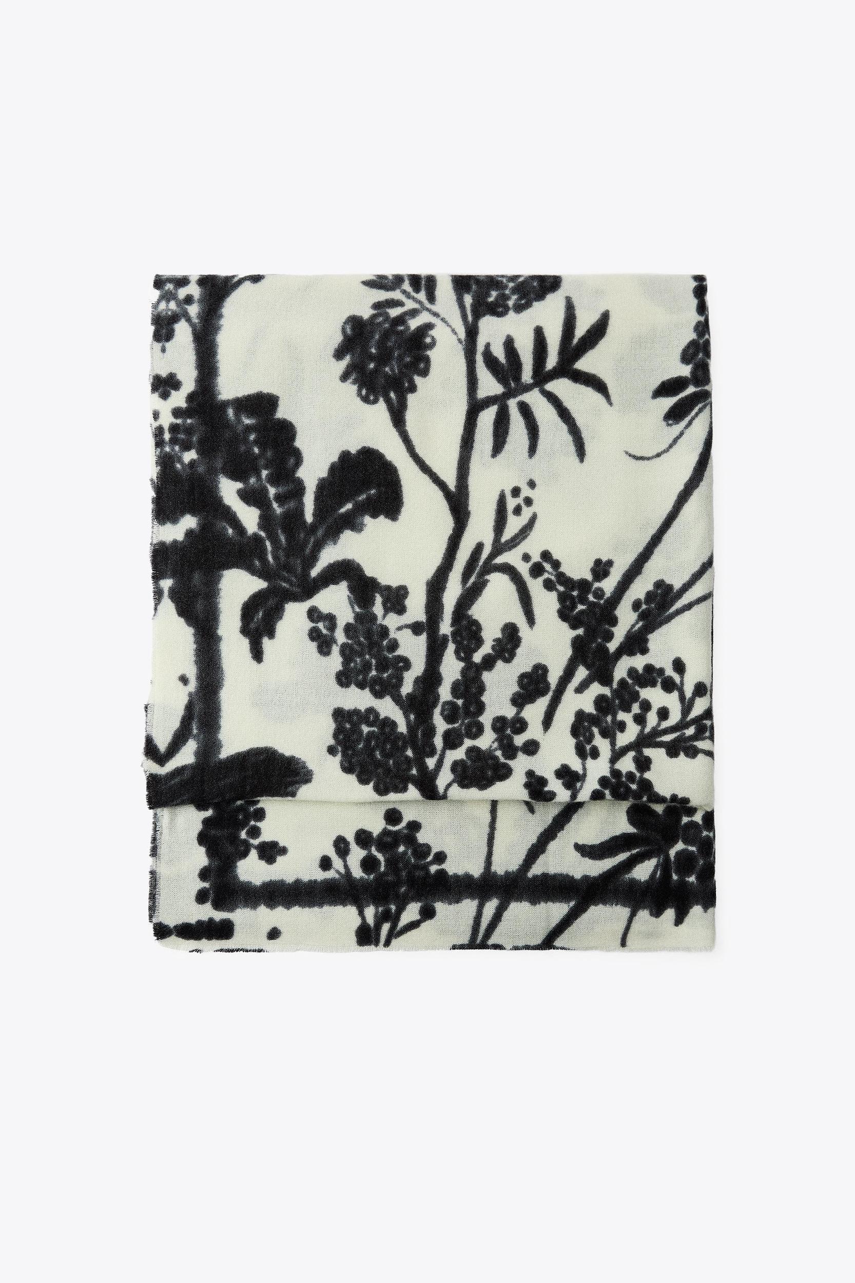 PRINTED SCARF Product Image