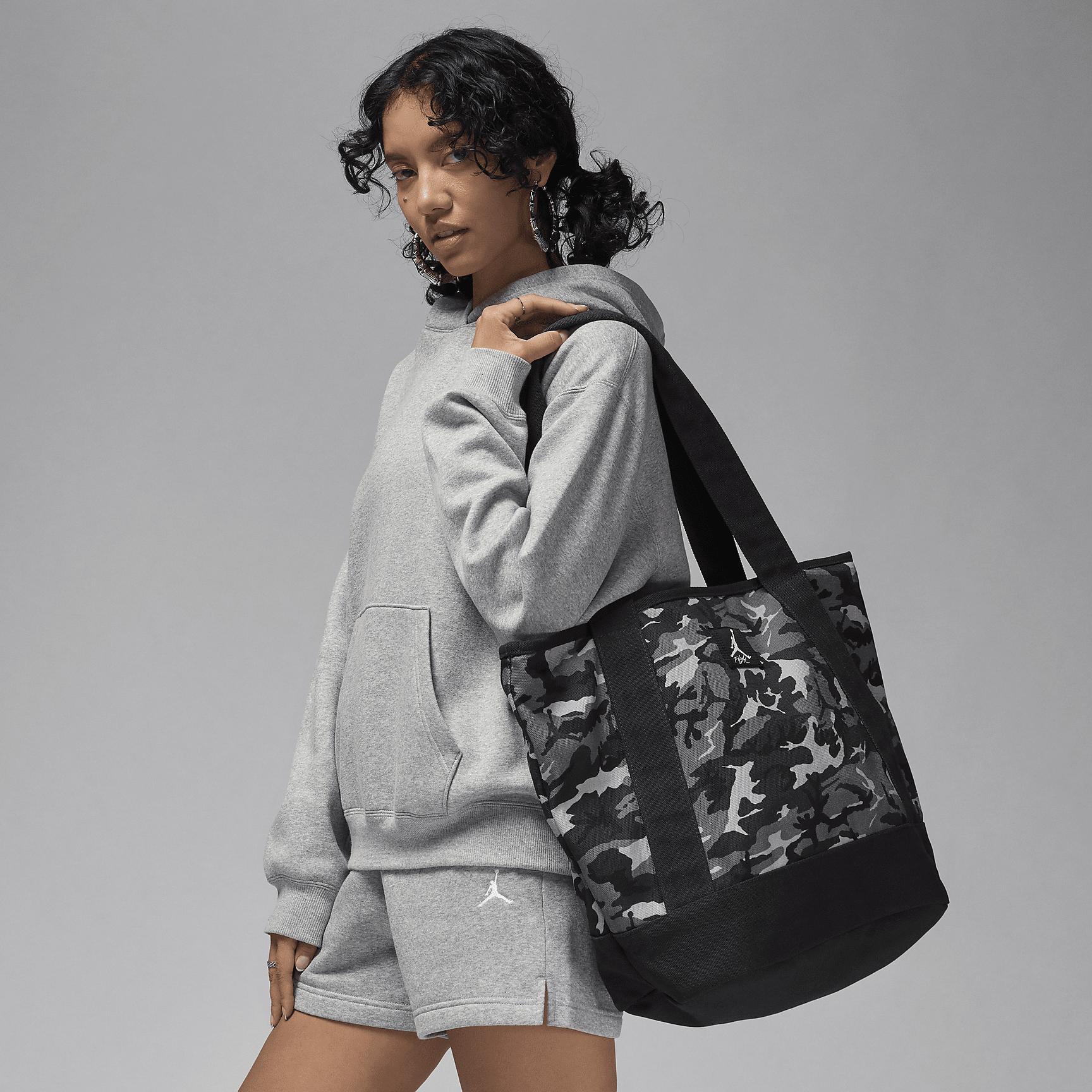 Jordan Printed Flight Tote (34L) Product Image